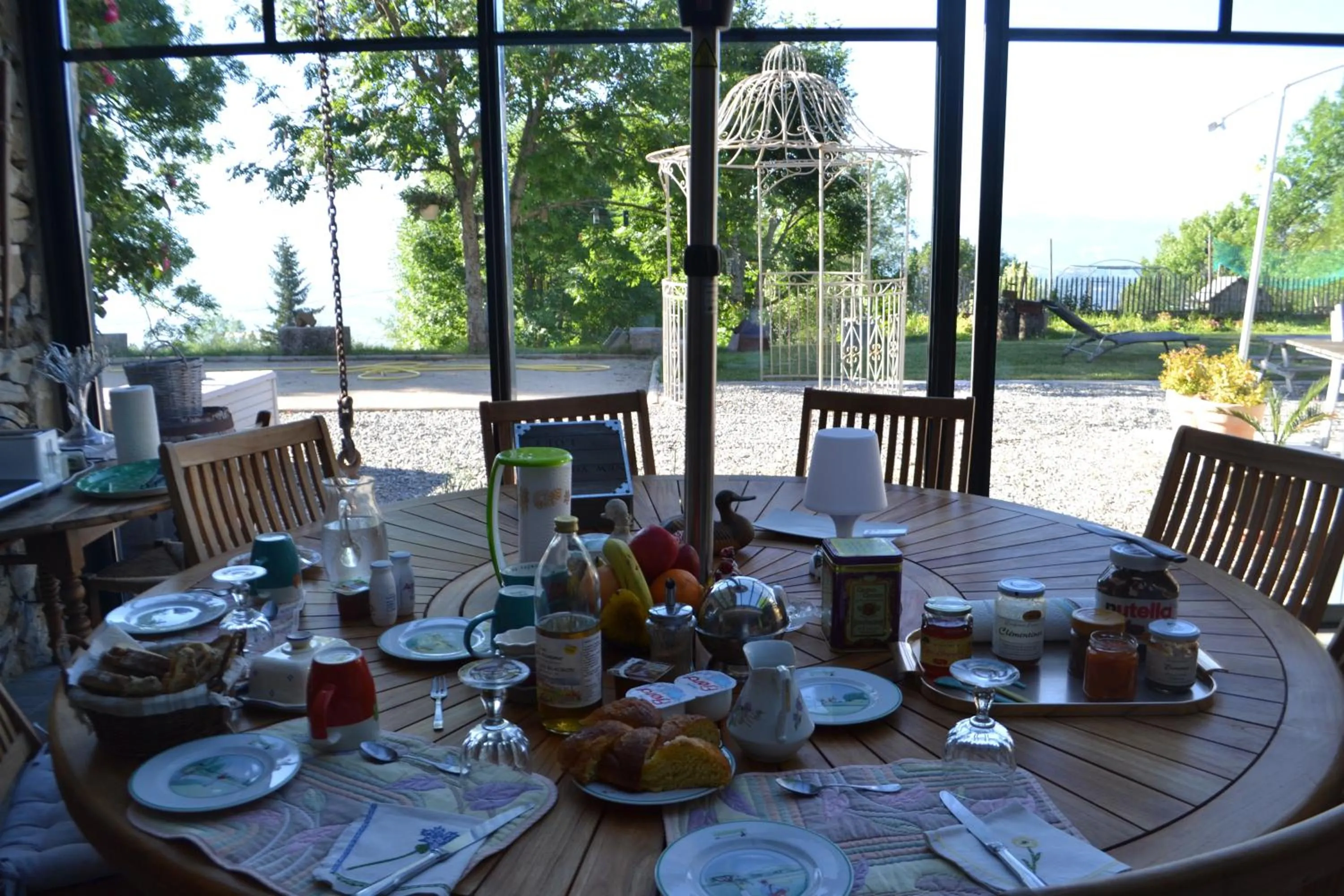 Breakfast in Château Serigues
