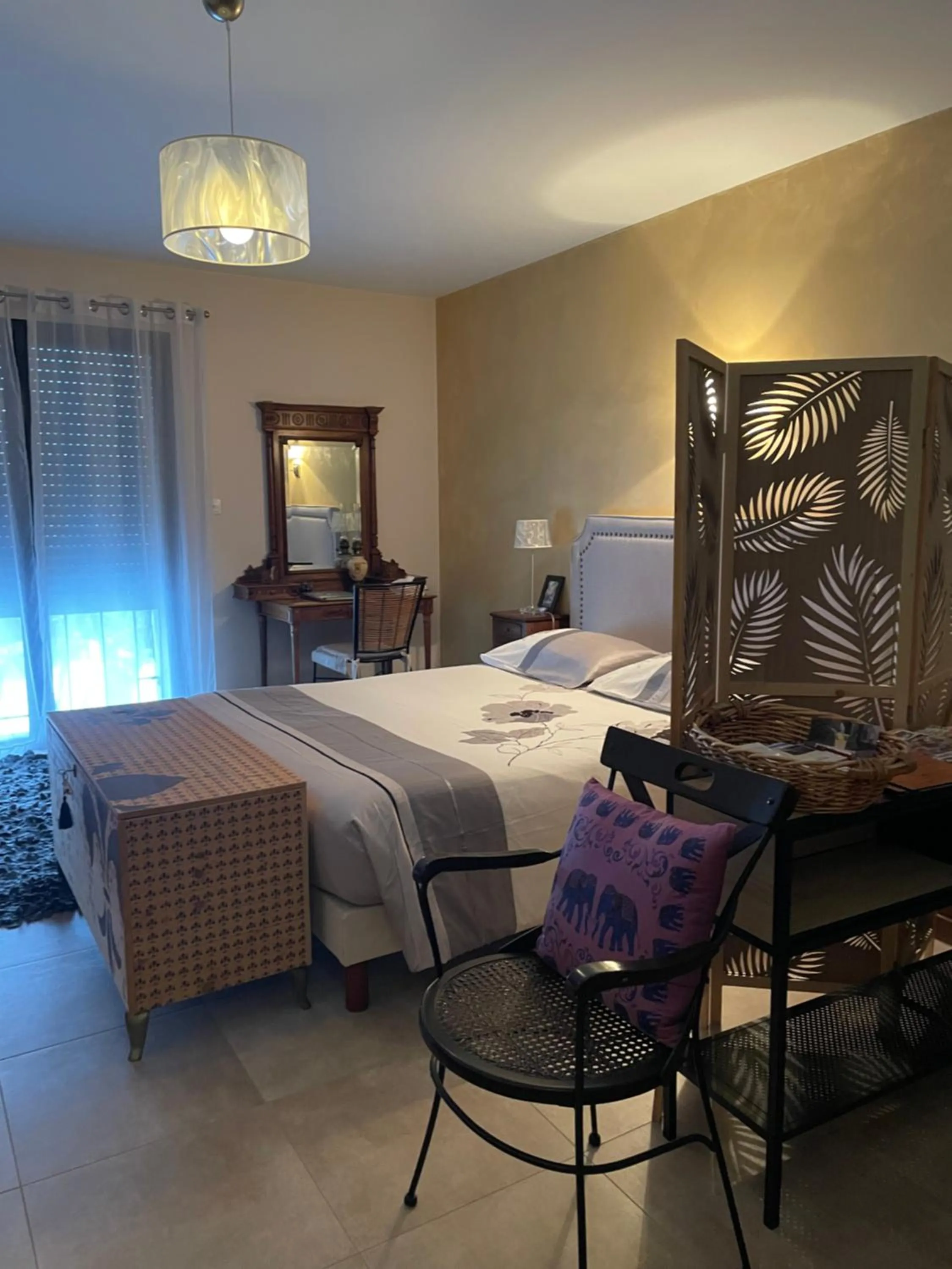 Bed in Château Serigues