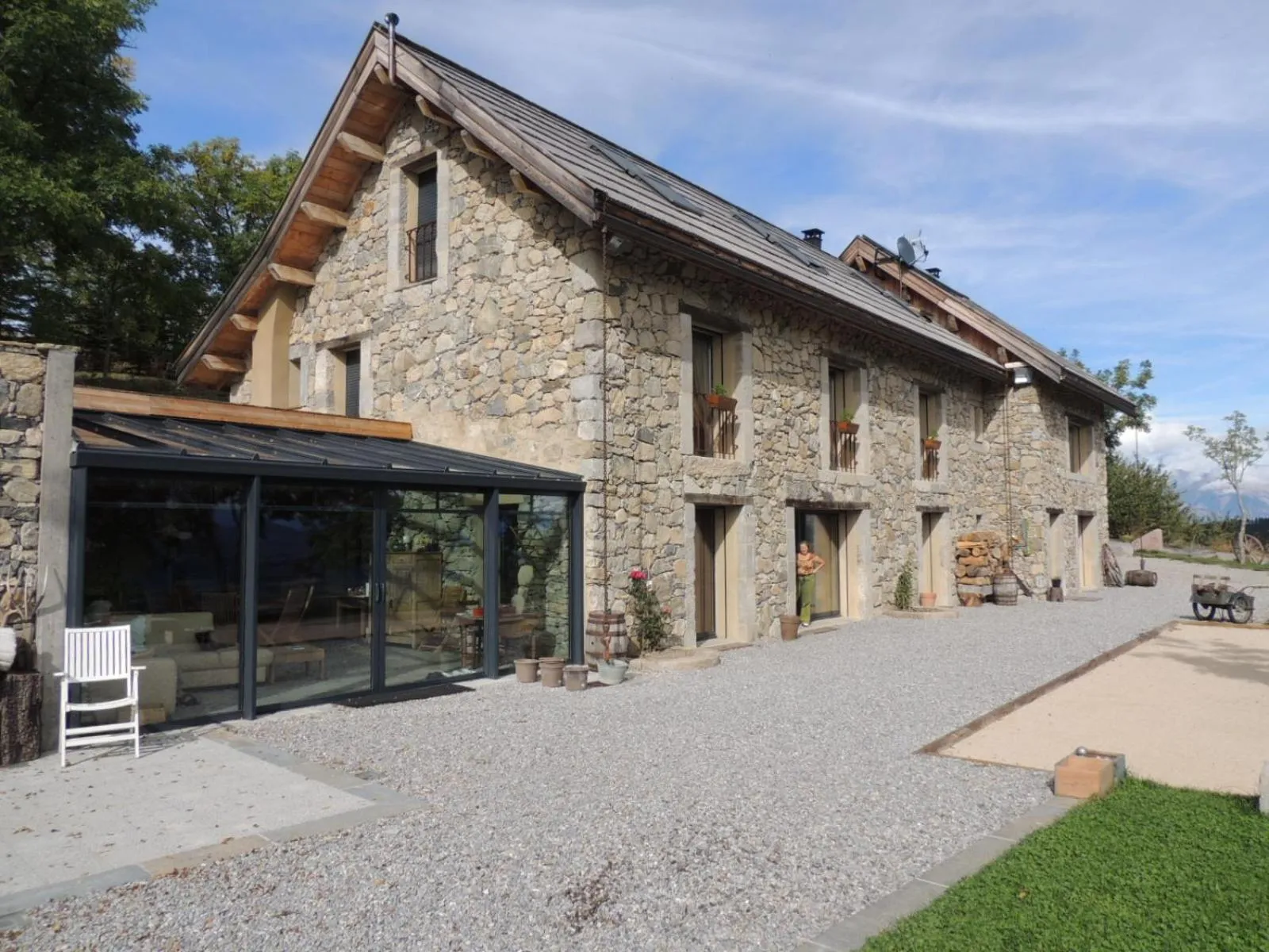 Facade/entrance in Château Serigues
