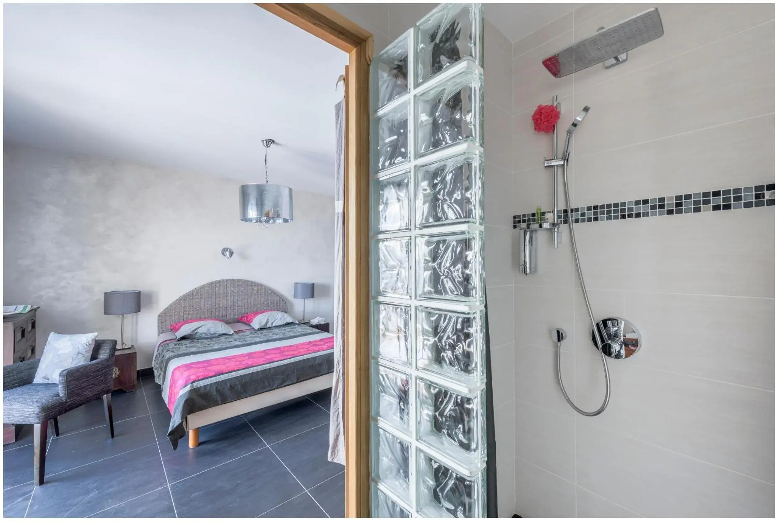 Double Room in Château Serigues Double Room in Château Serigues