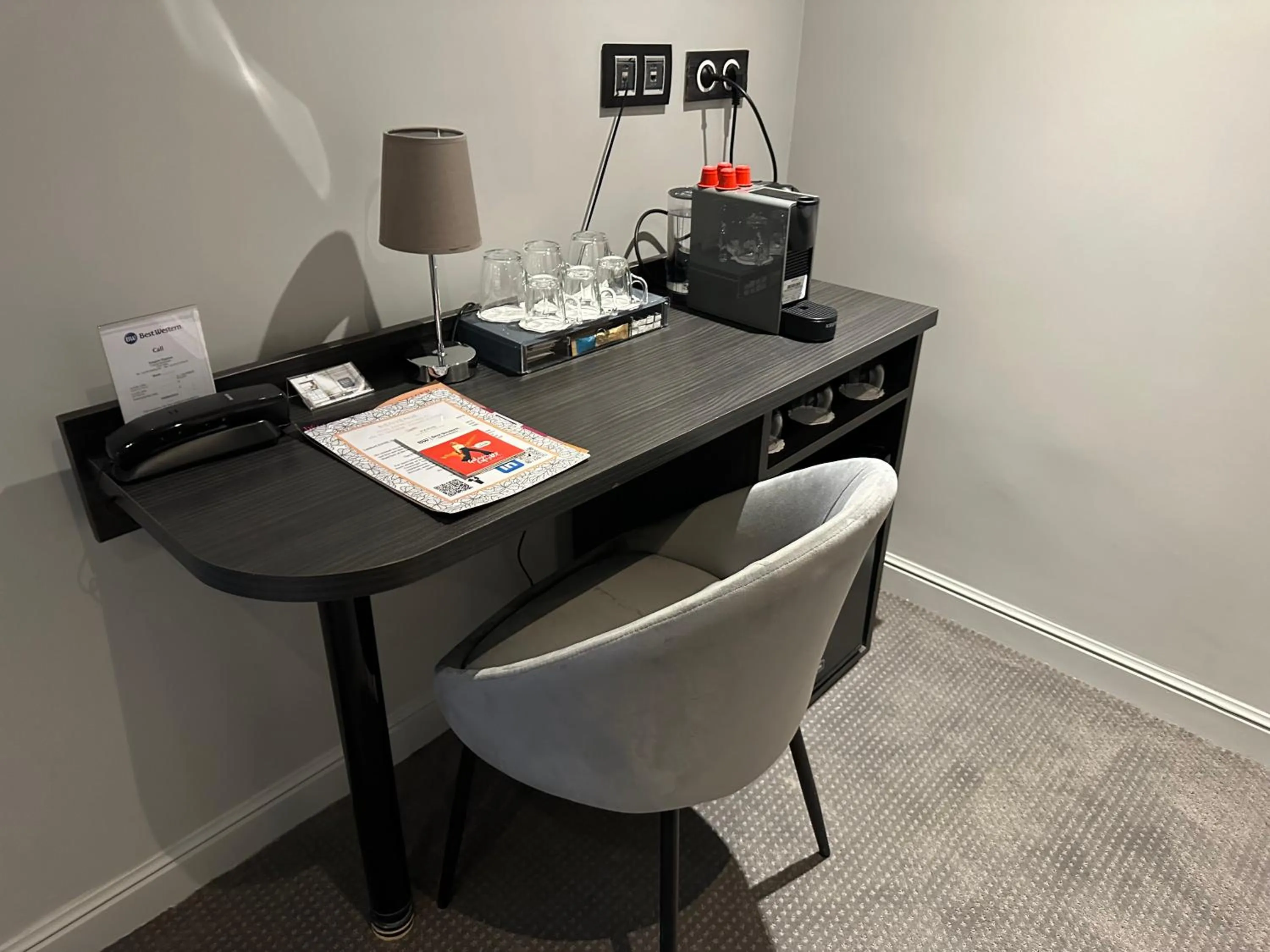 hair dresser in Best Western Empire Elysees