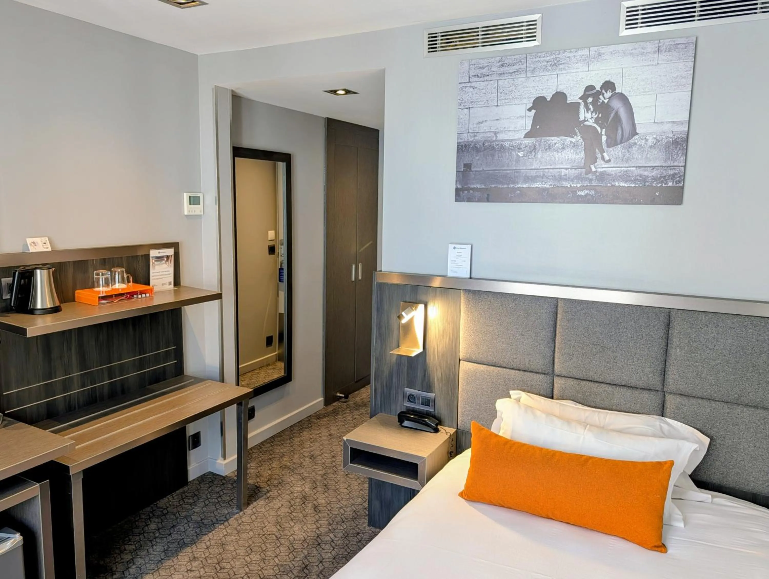 Bedroom, Bed in Best Western Empire Elysees