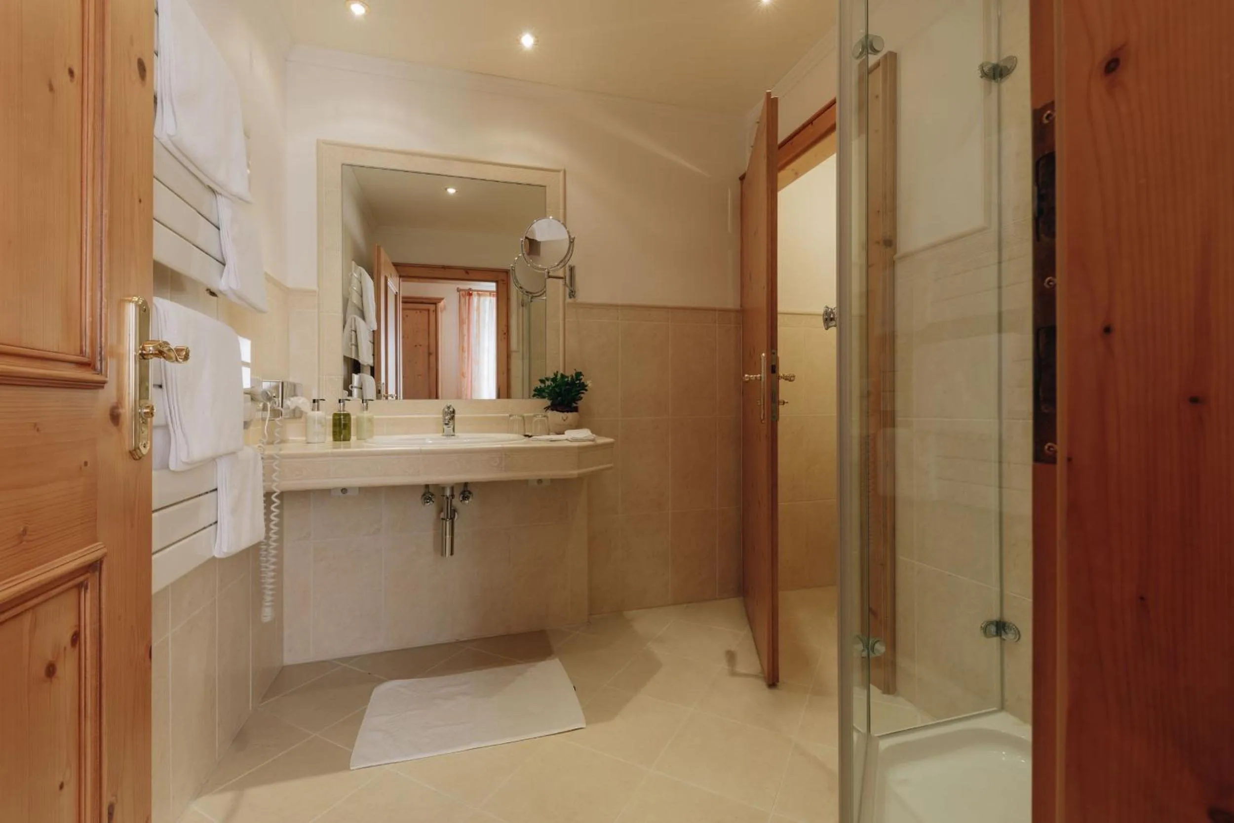 Bathroom in Hotel Hirschen