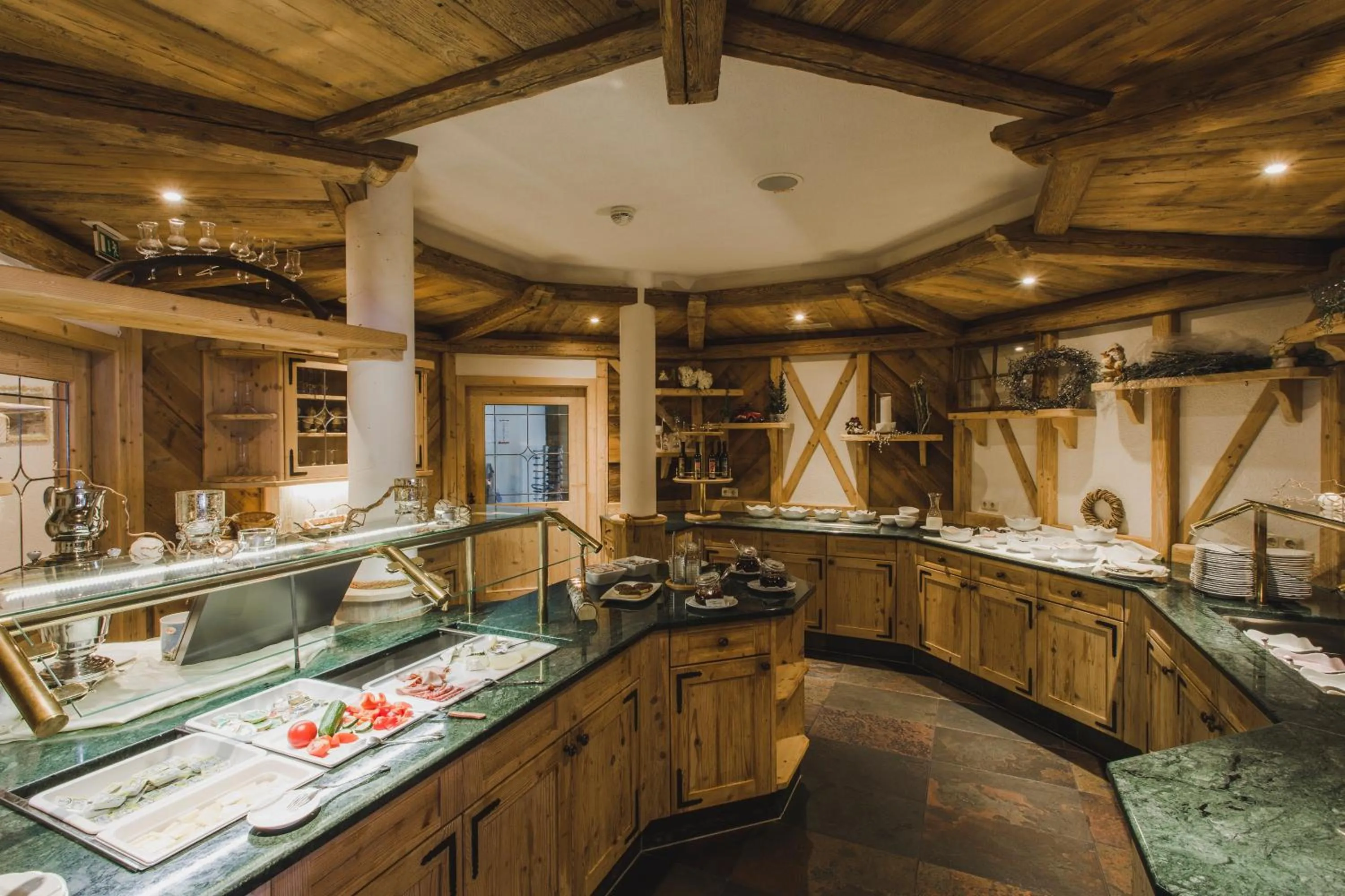 Buffet breakfast in Hotel Hirschen