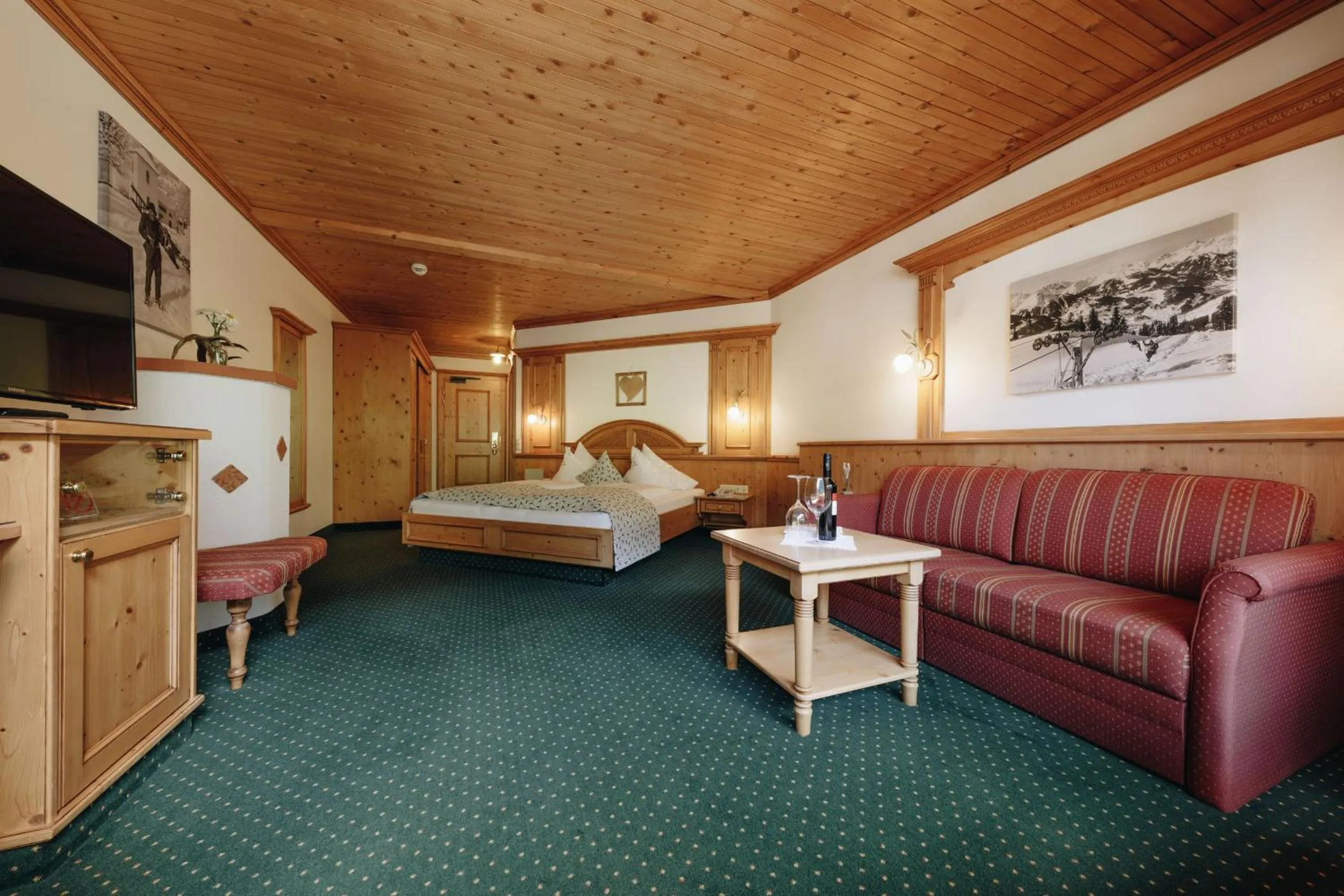Photo of the whole room, Bed in Hotel Hirschen