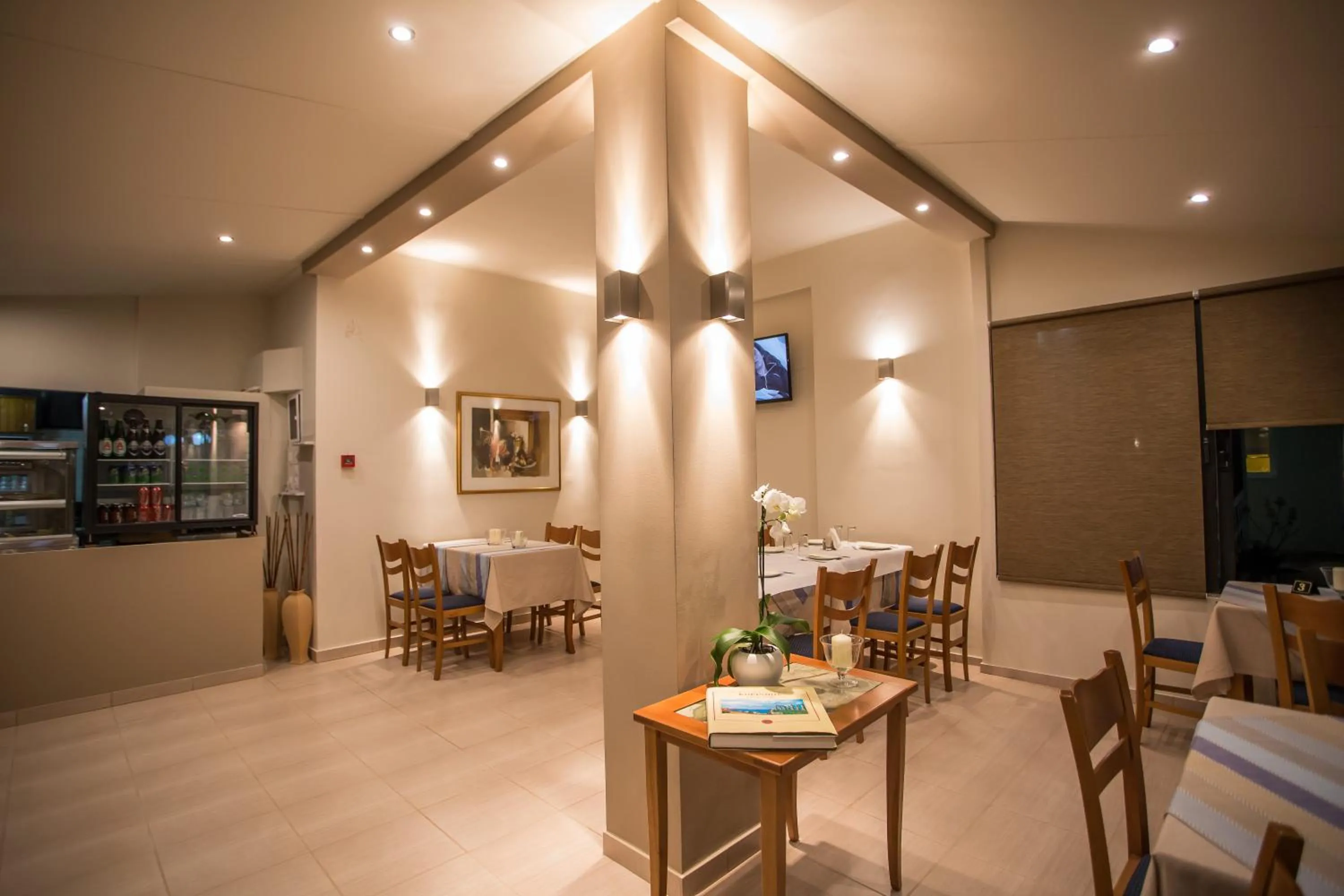 Dining area in Vasilios Marinos Rooms