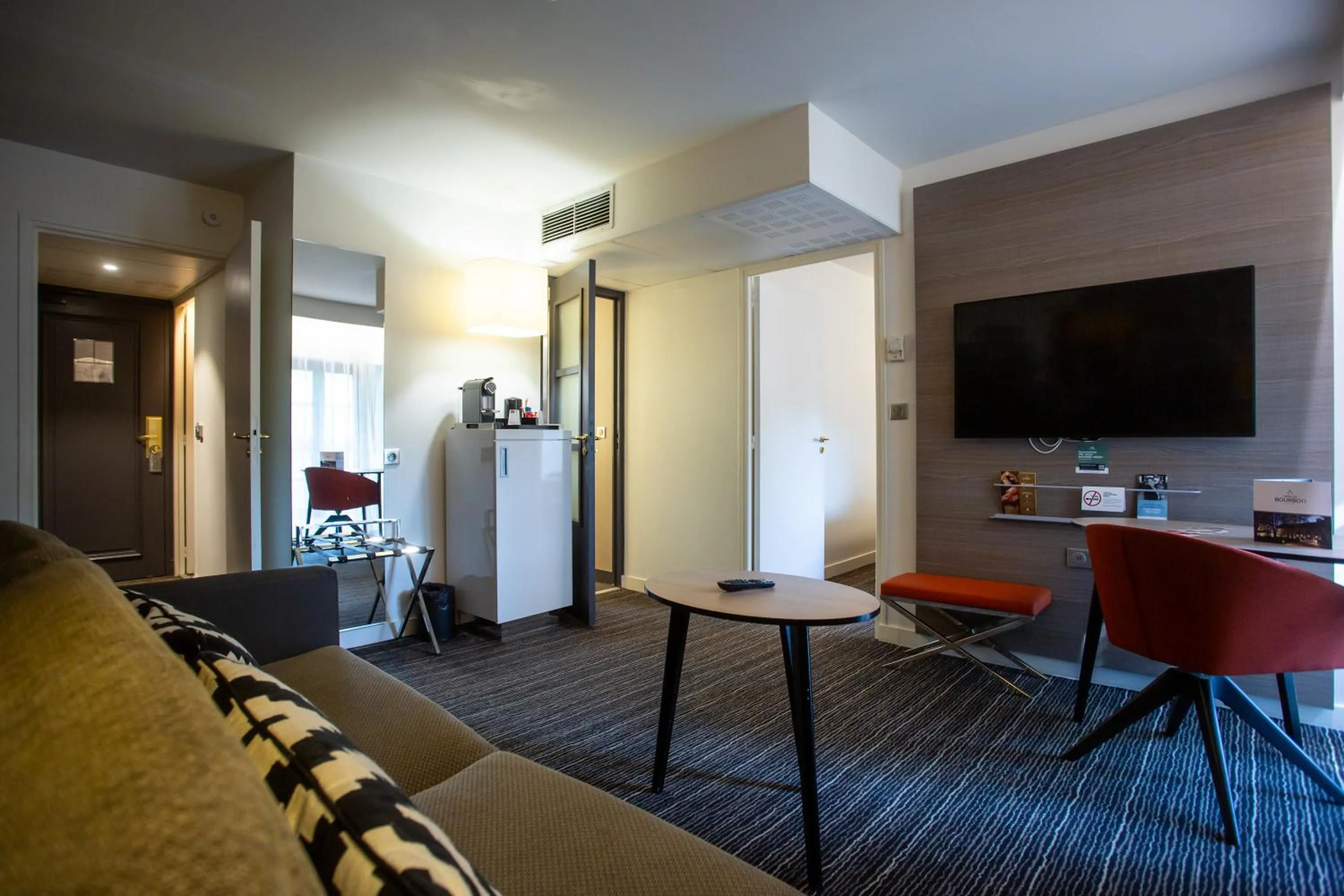 Photo of the whole room in Hotel De Bourbon Grand Hotel Mercure Bourges