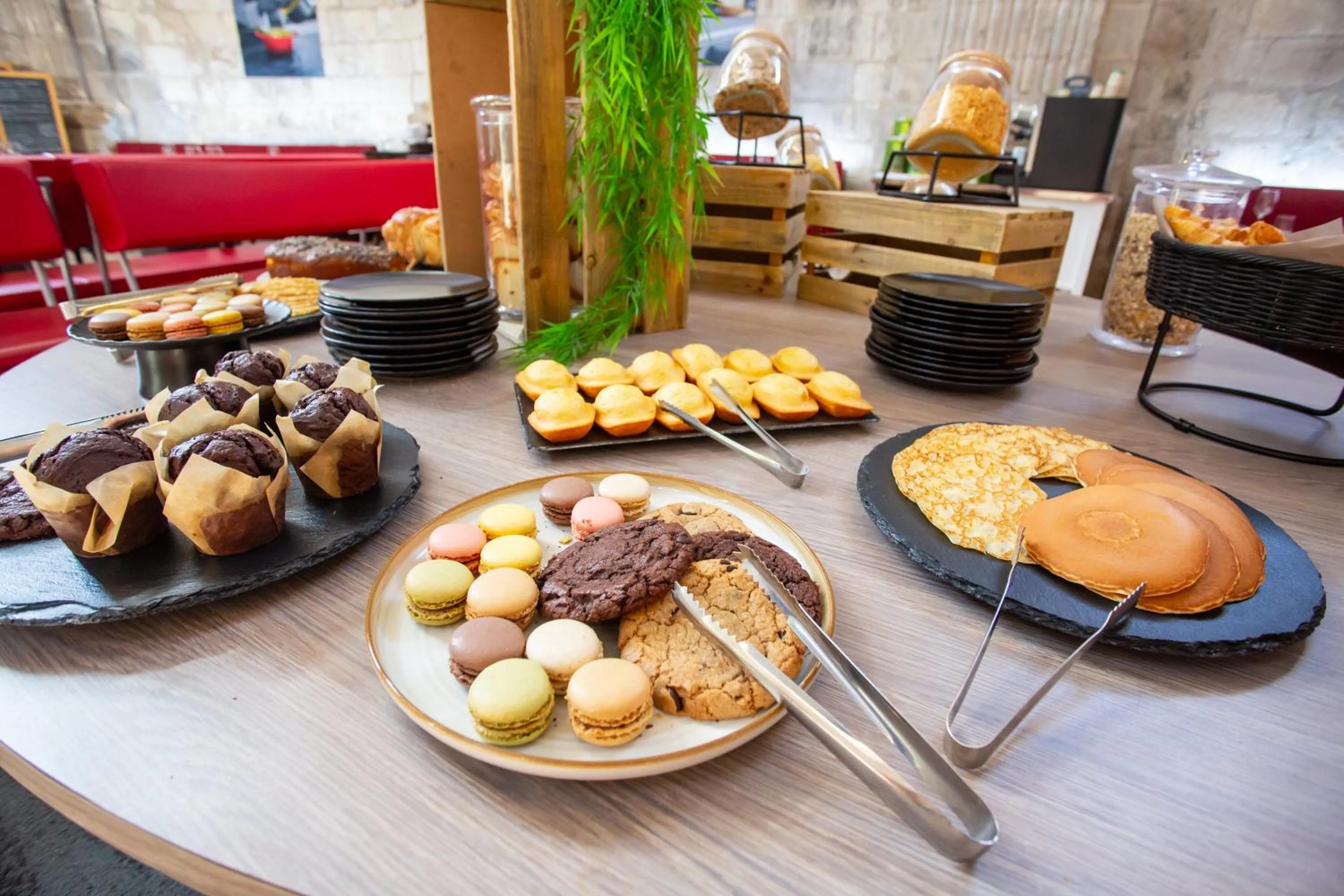 Breakfast in Hotel De Bourbon Grand Hotel Mercure Bourges