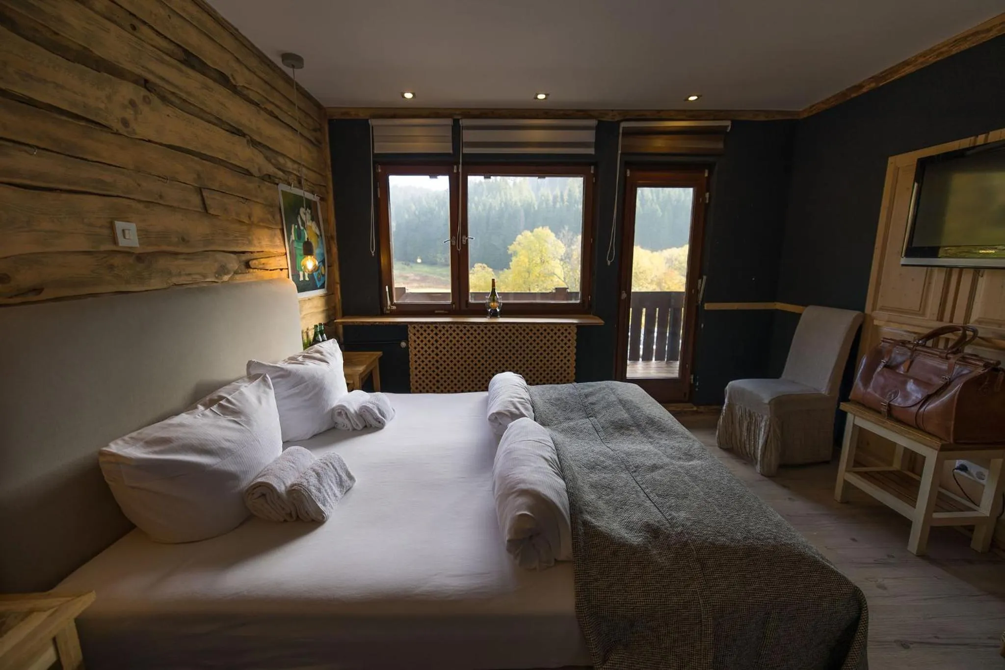 Bed in Berghotel und Restaurant Kräuter Chalet
