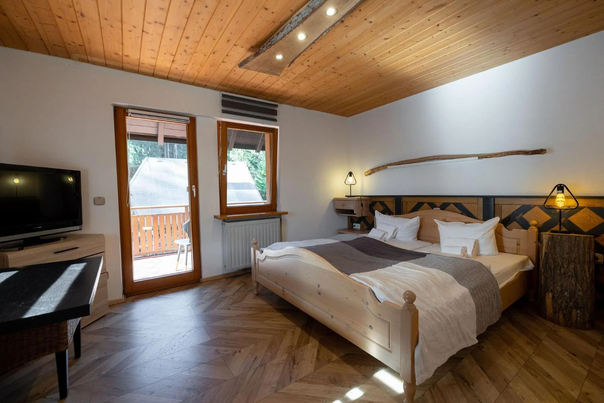 Bed in Berghotel und Restaurant Kräuter Chalet