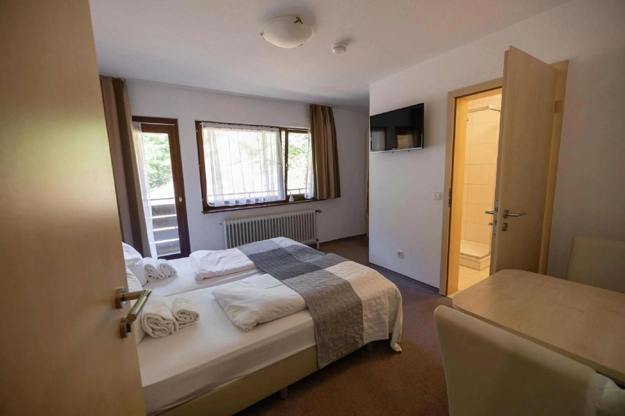 Bed in Berghotel und Restaurant Kräuter Chalet