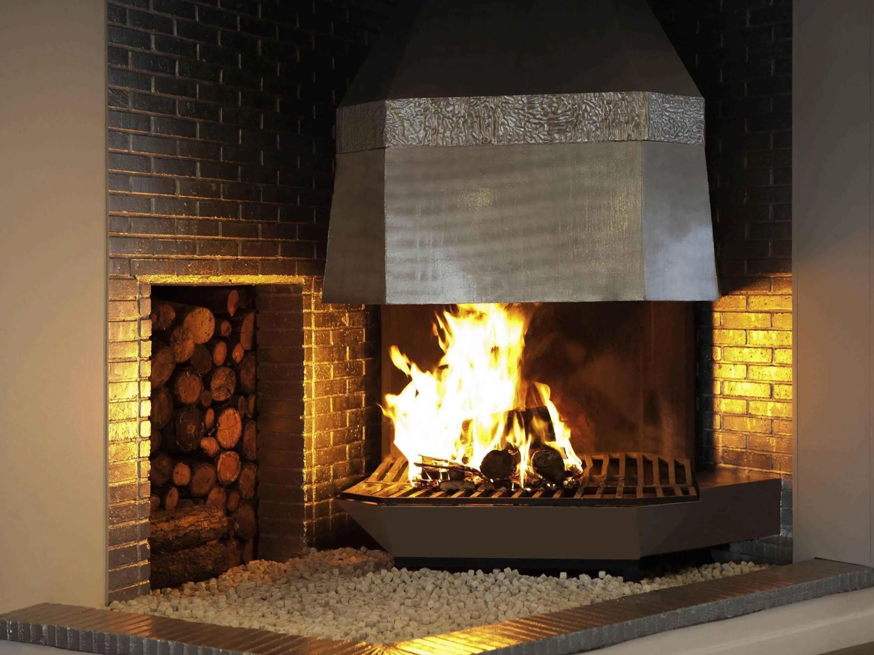 Lounge or bar in Novotel Fontainebleau Ury