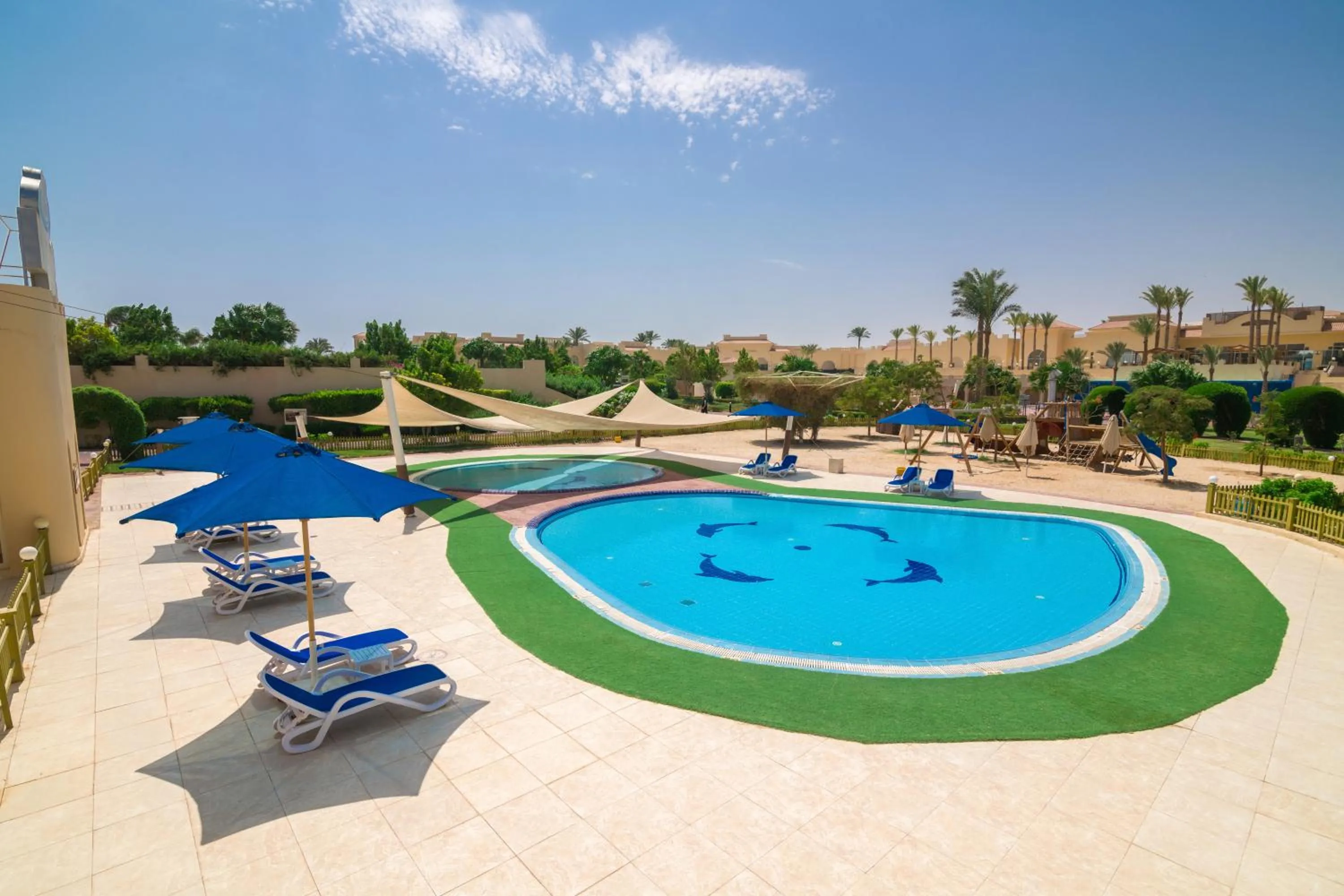 Swimming pool in Cleopatra Luxury Resort Makadi Bay