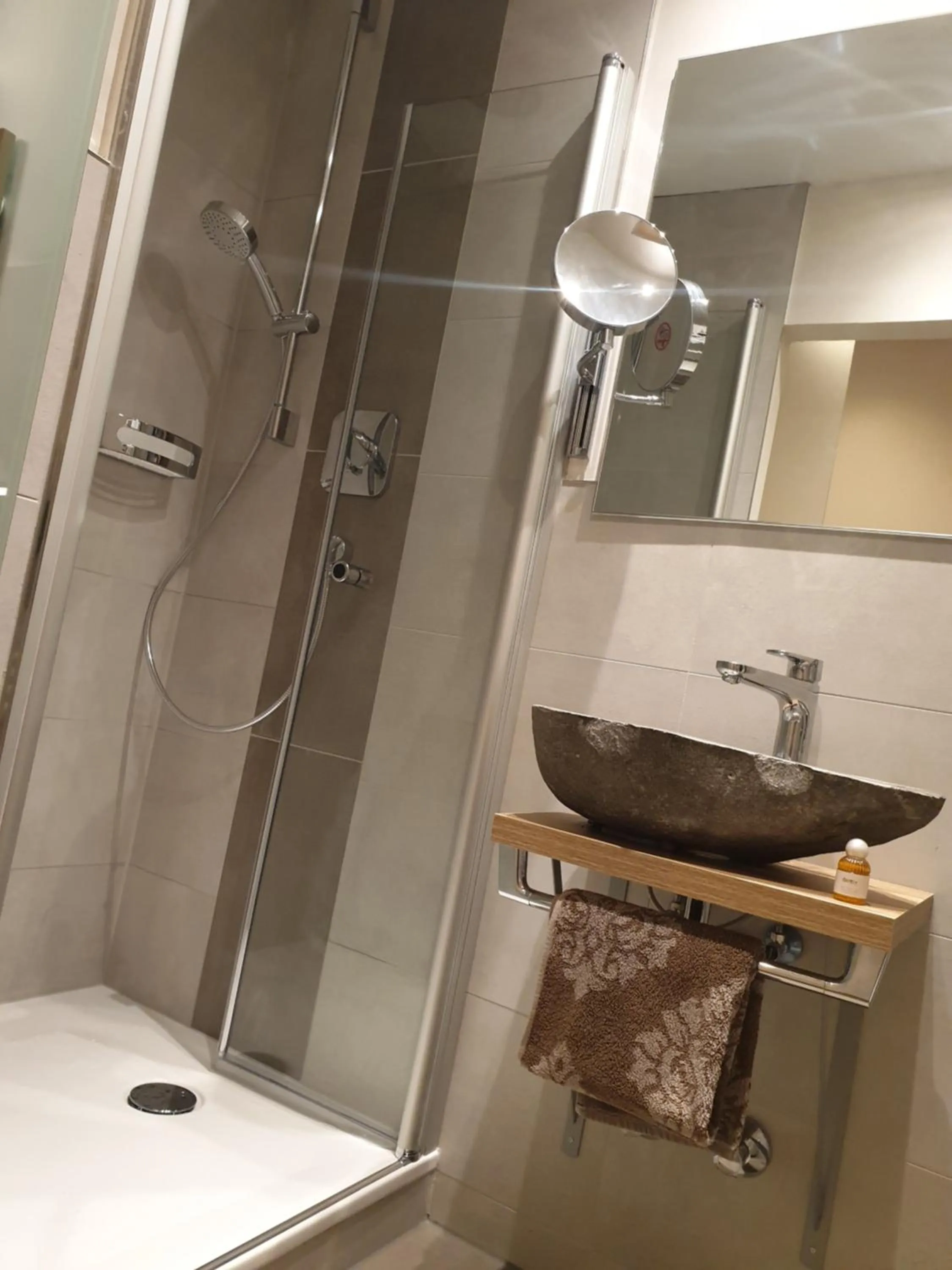 Shower in Gasthof Bräuhaus Lepple