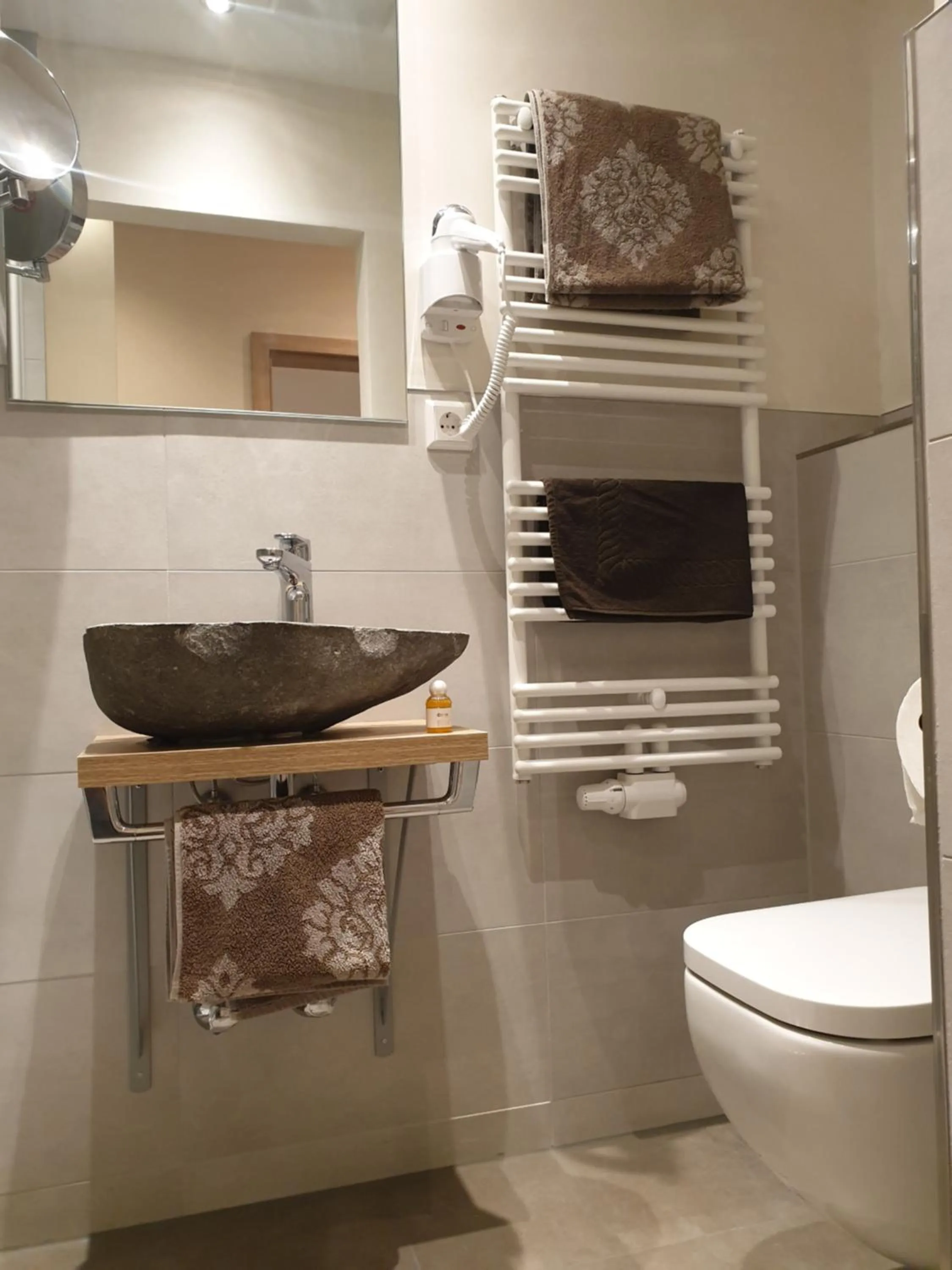 Bathroom in Gasthof Bräuhaus Lepple