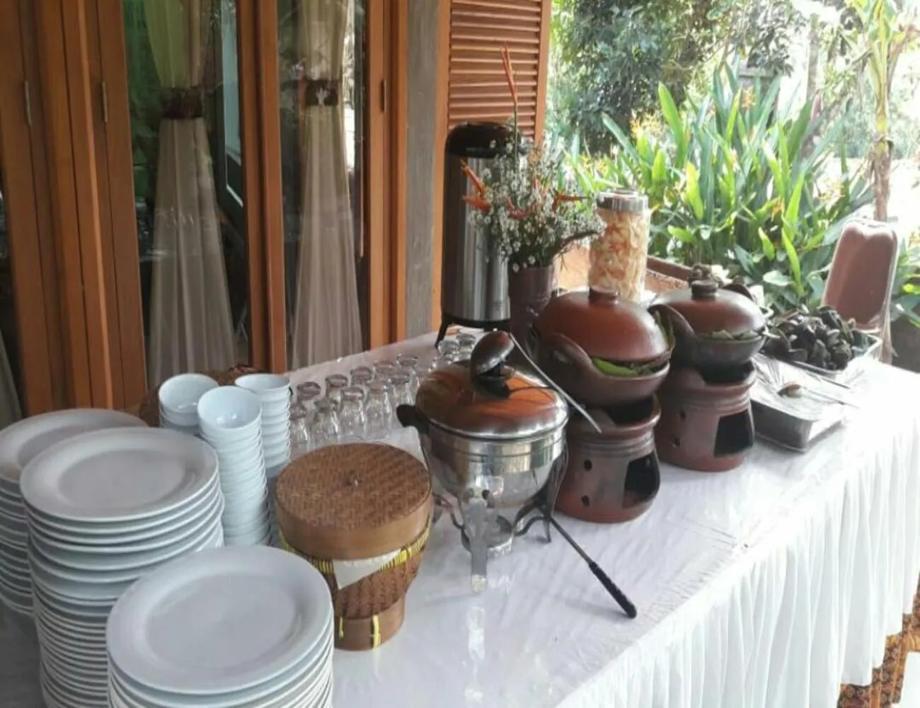 Food and drinks in Omah Joglo Semarang