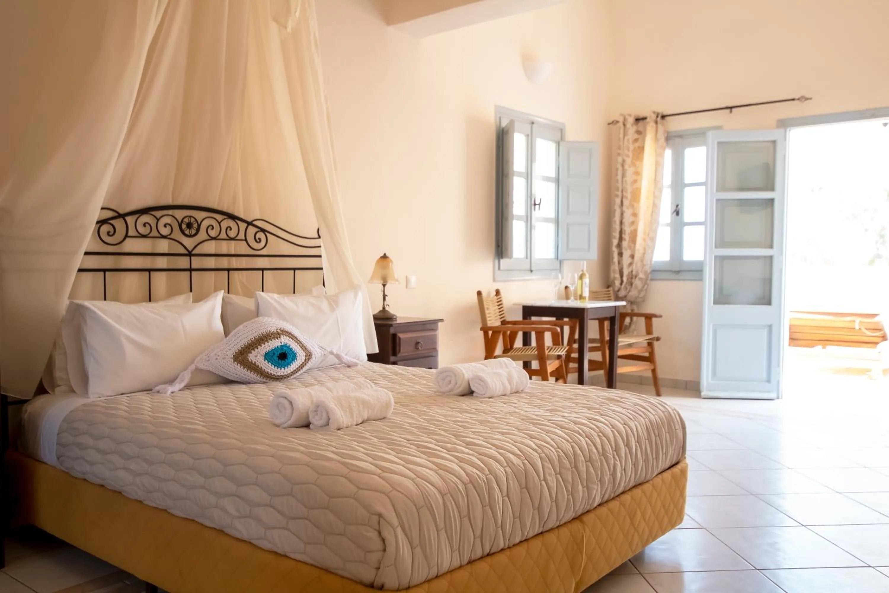 Bedroom, Bed in Joy Beach Ηotel