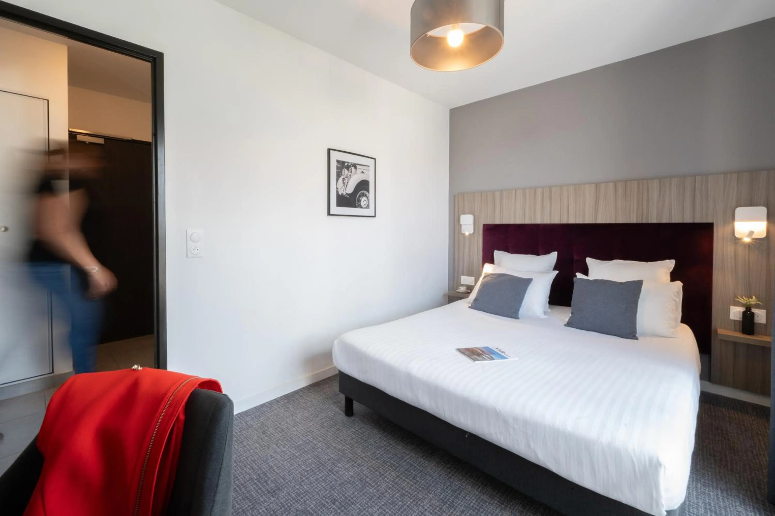 Bedroom, Bed in Nemea Appart Hotel Grand Cœur Nancy Centre