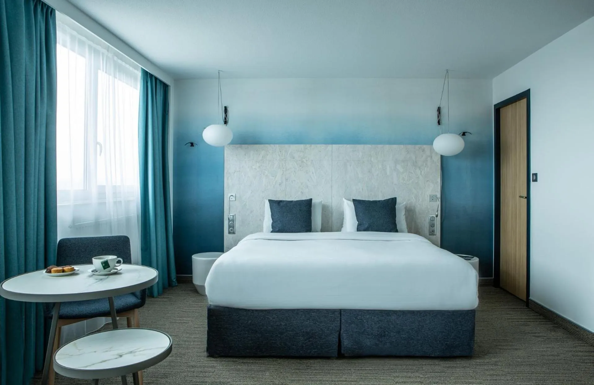 Bed in Mercure Vannes Le Port