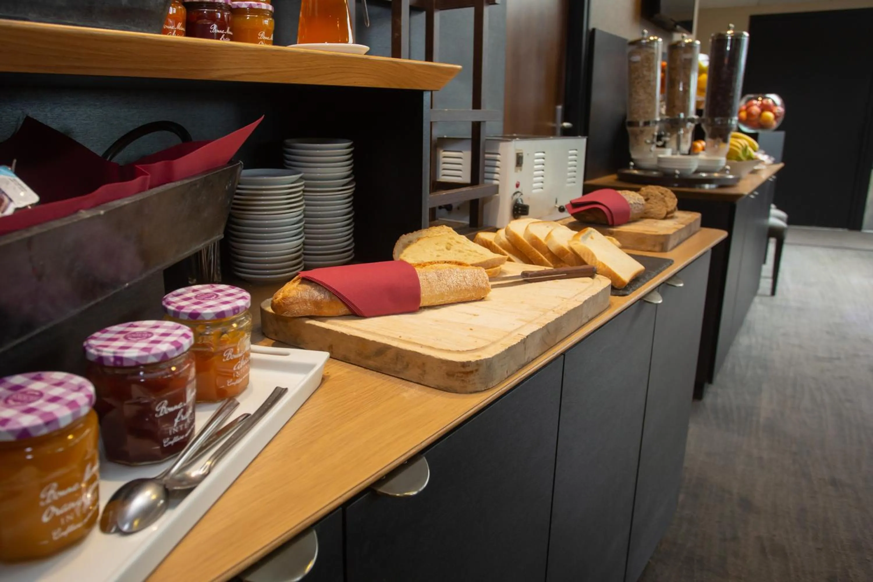 Breakfast in Mercure Vannes Le Port