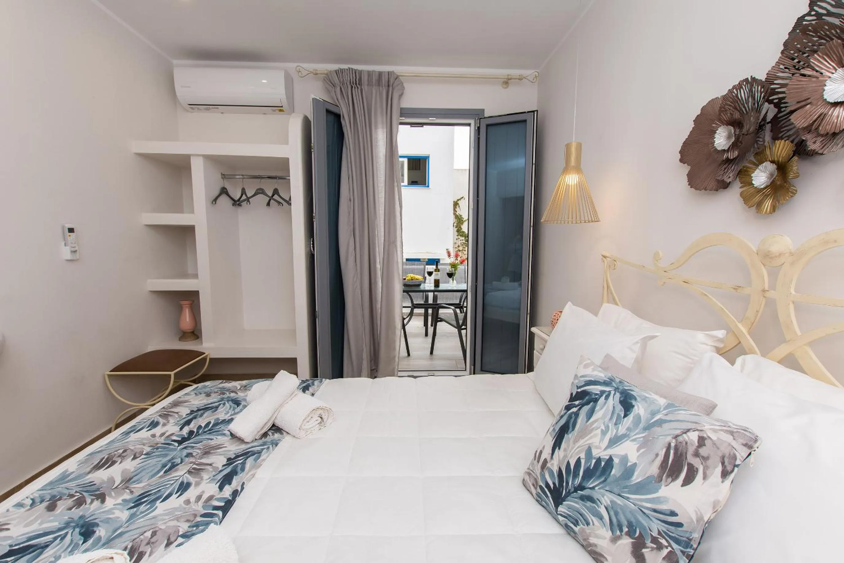 Bed in Naxos Enjoy Apartments