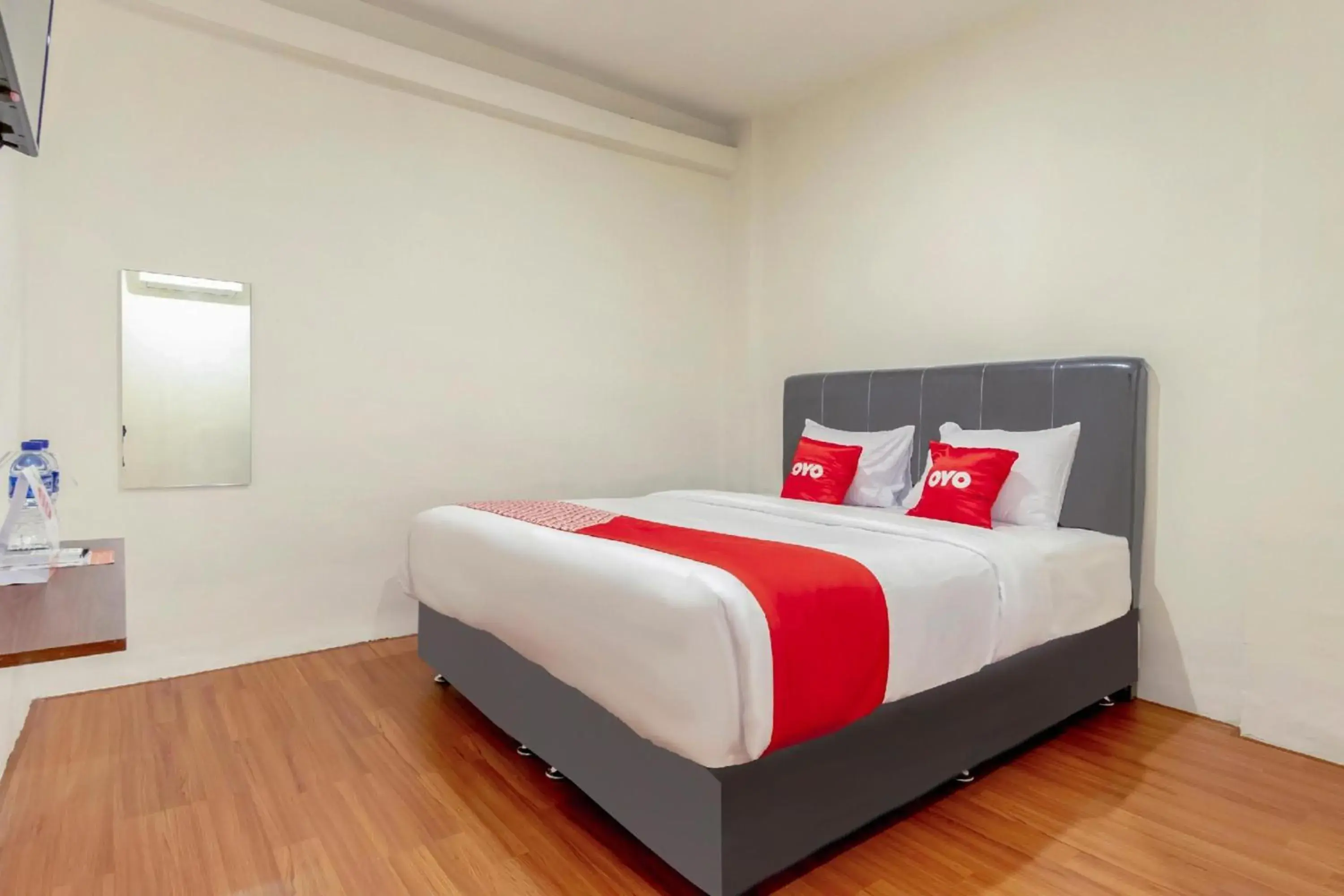 Deluxe Double Room in Collection O Medan City Near Rsud Dr Pirngadi Formerly Tmj Guest House Deluxe Double Room in Collection O Medan City Near Rsud Dr Pirngadi Formerly Tmj Guest House