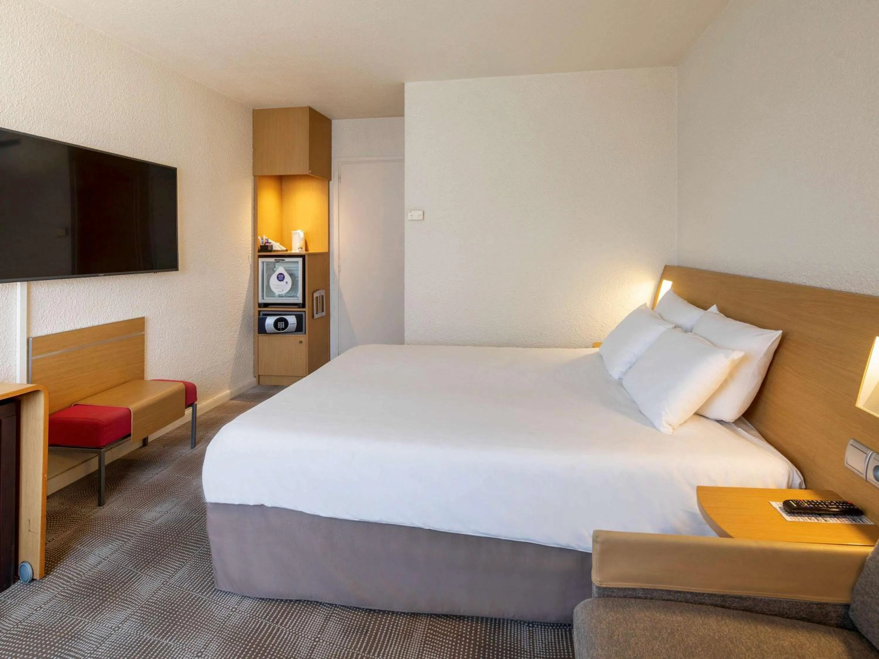 Photo of the whole room in Novotel Genève Aéroport France