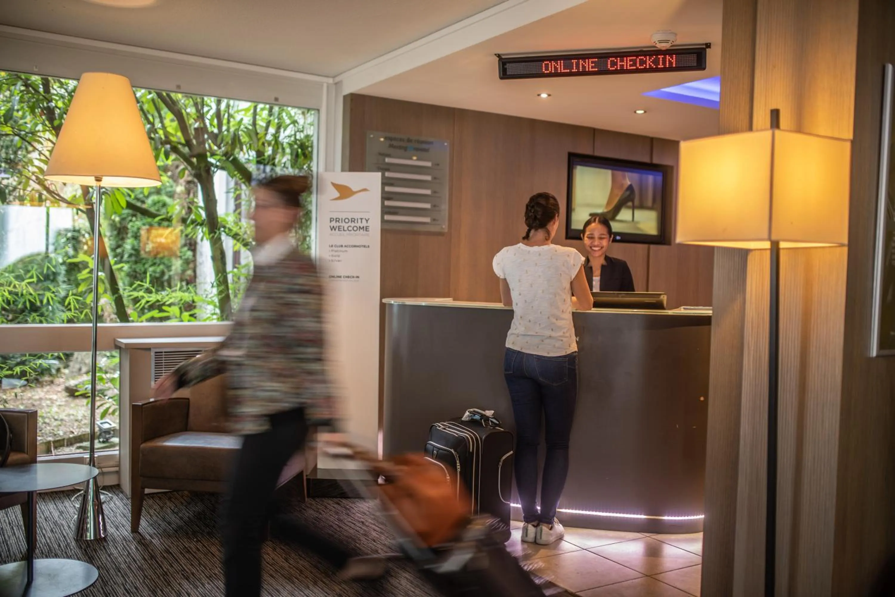 Staff in Novotel Genève Aéroport France