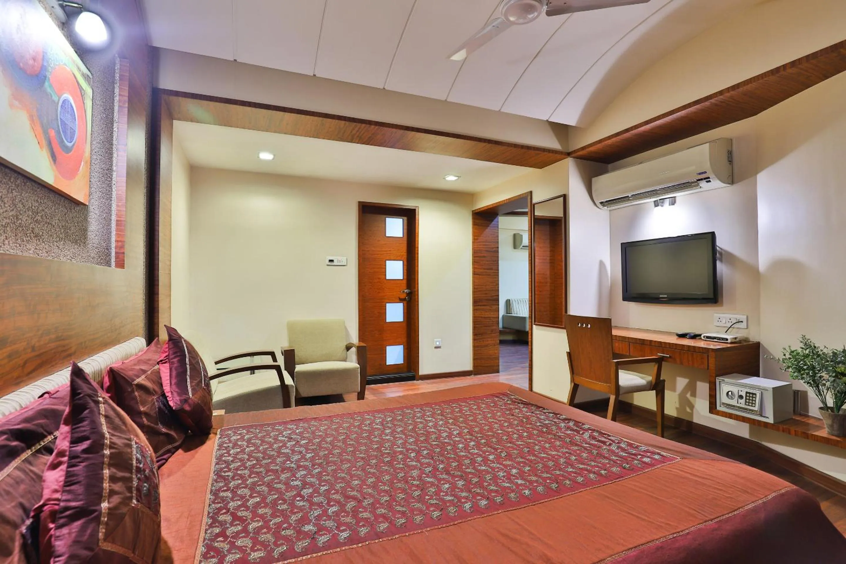 TV and multimedia, Bed in Hotel President