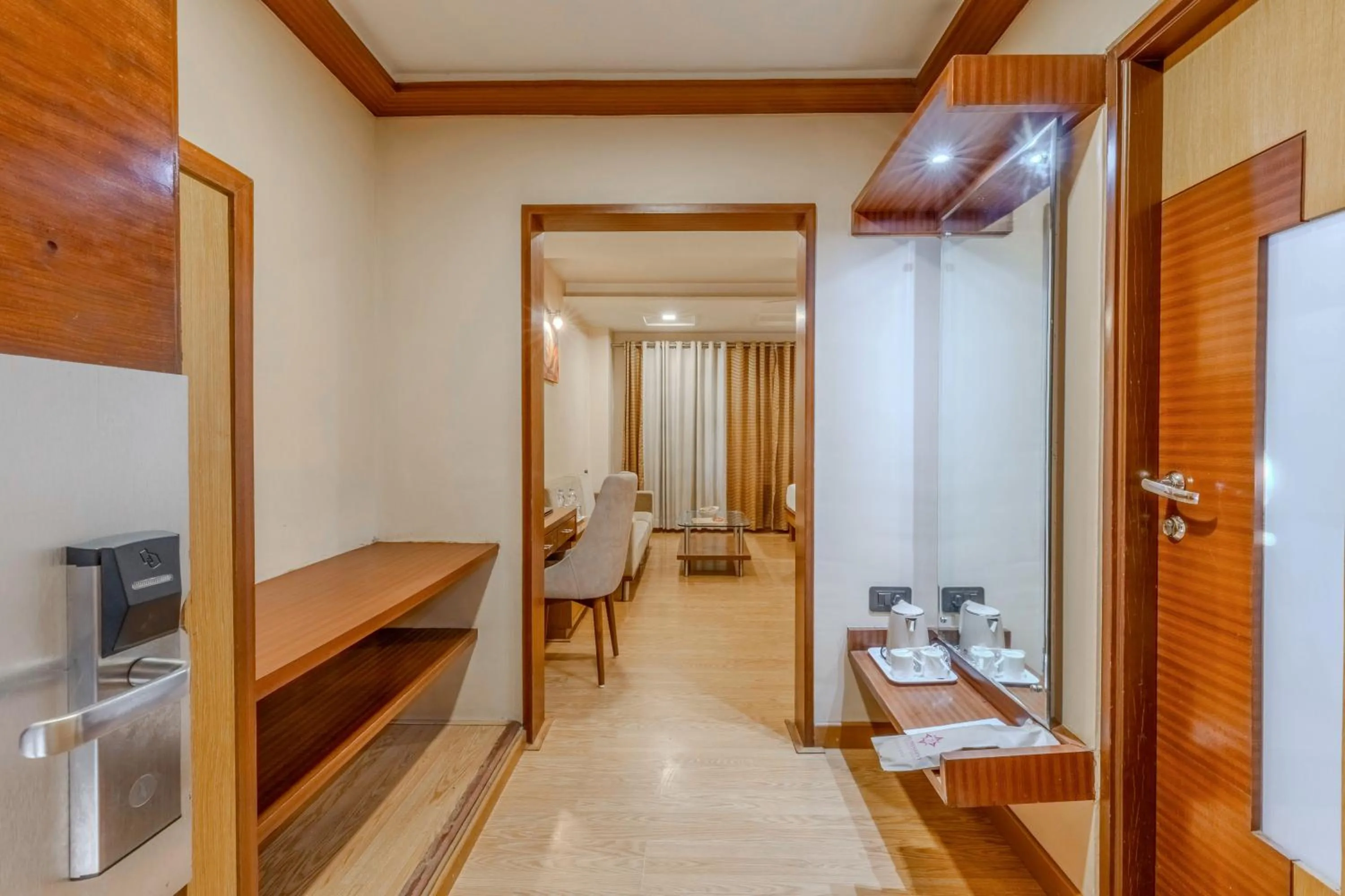 Bathroom, Bed in Hotel President