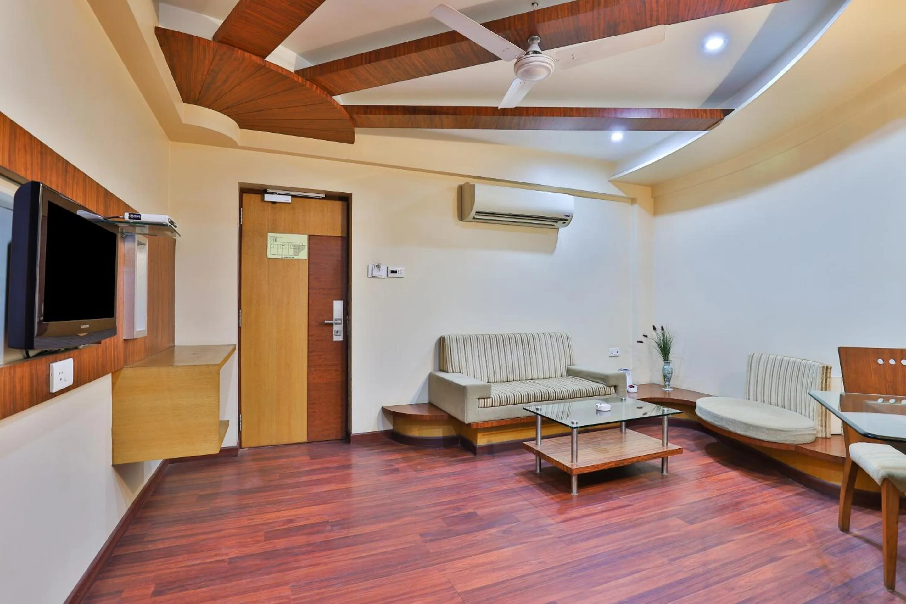 TV and multimedia in Hotel President