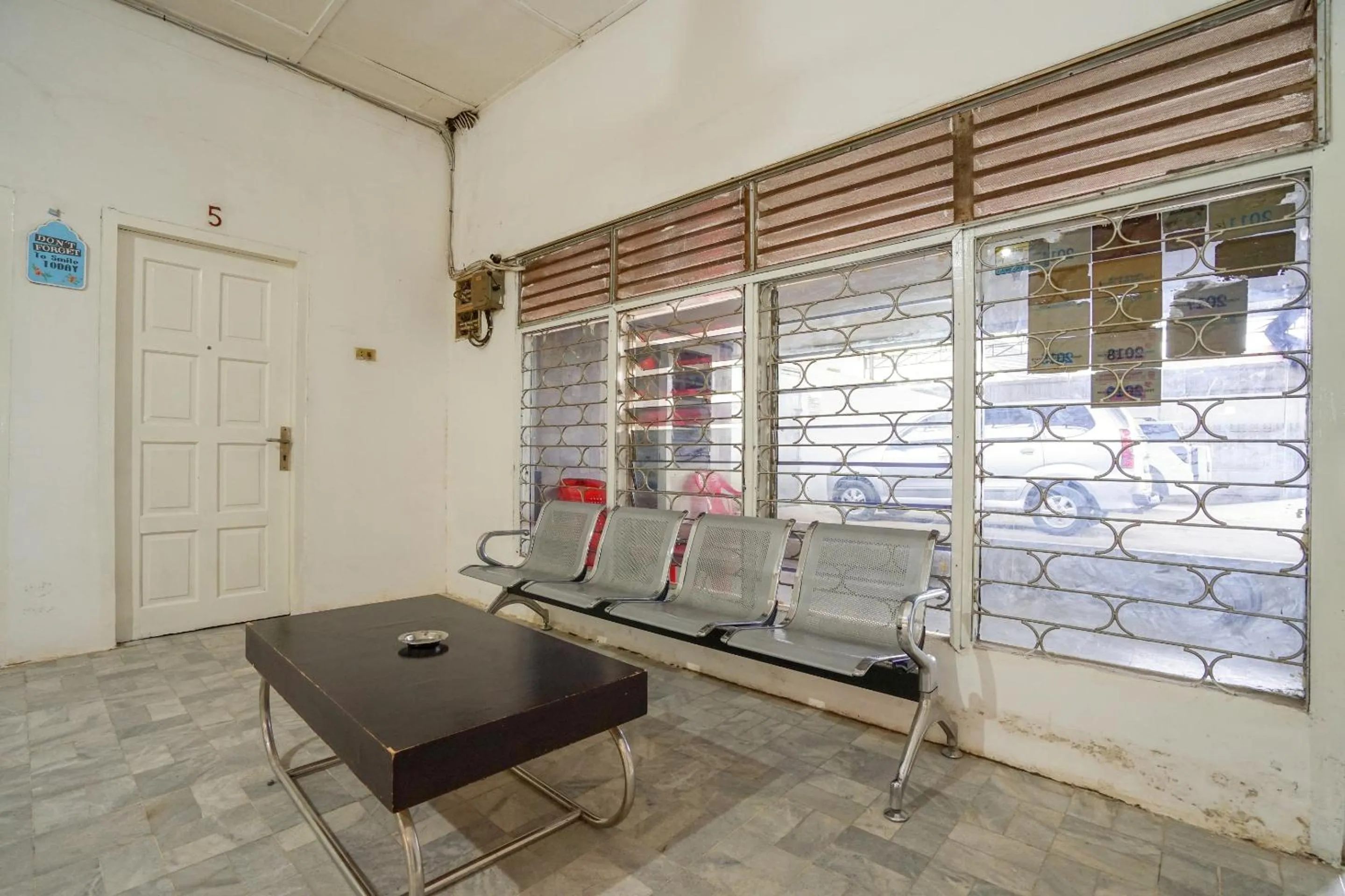 Lobby or reception in SUPER OYO 1868 Penginapan Sekip