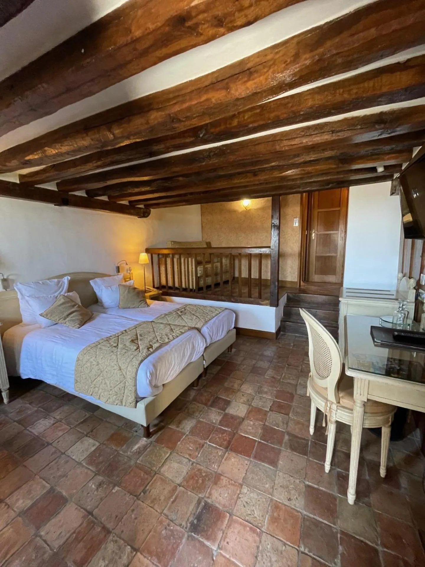 Bed in Auberge Saint Pierre