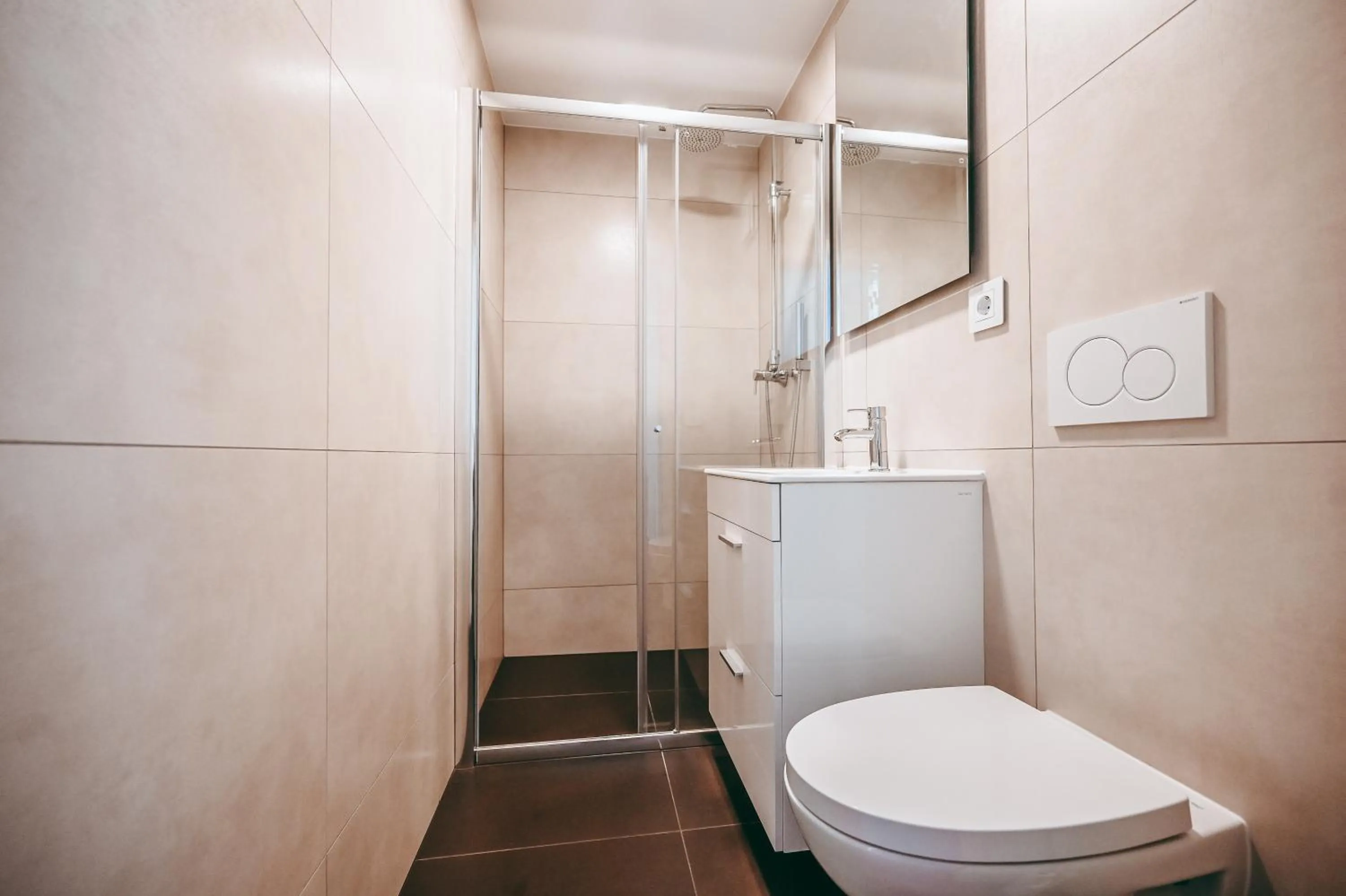 Shower in Wake Up Esch City