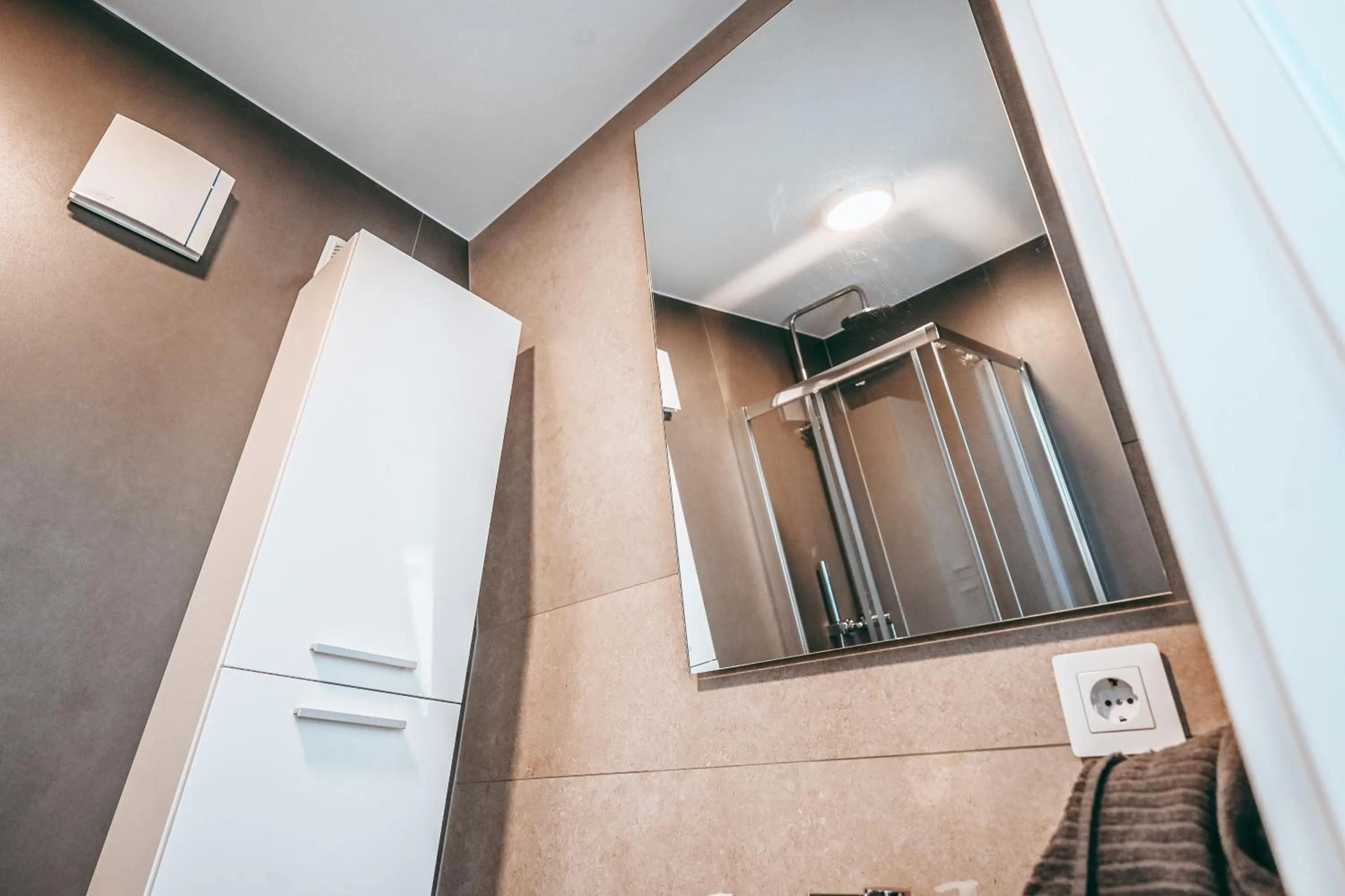 Shower in Wake Up Esch City