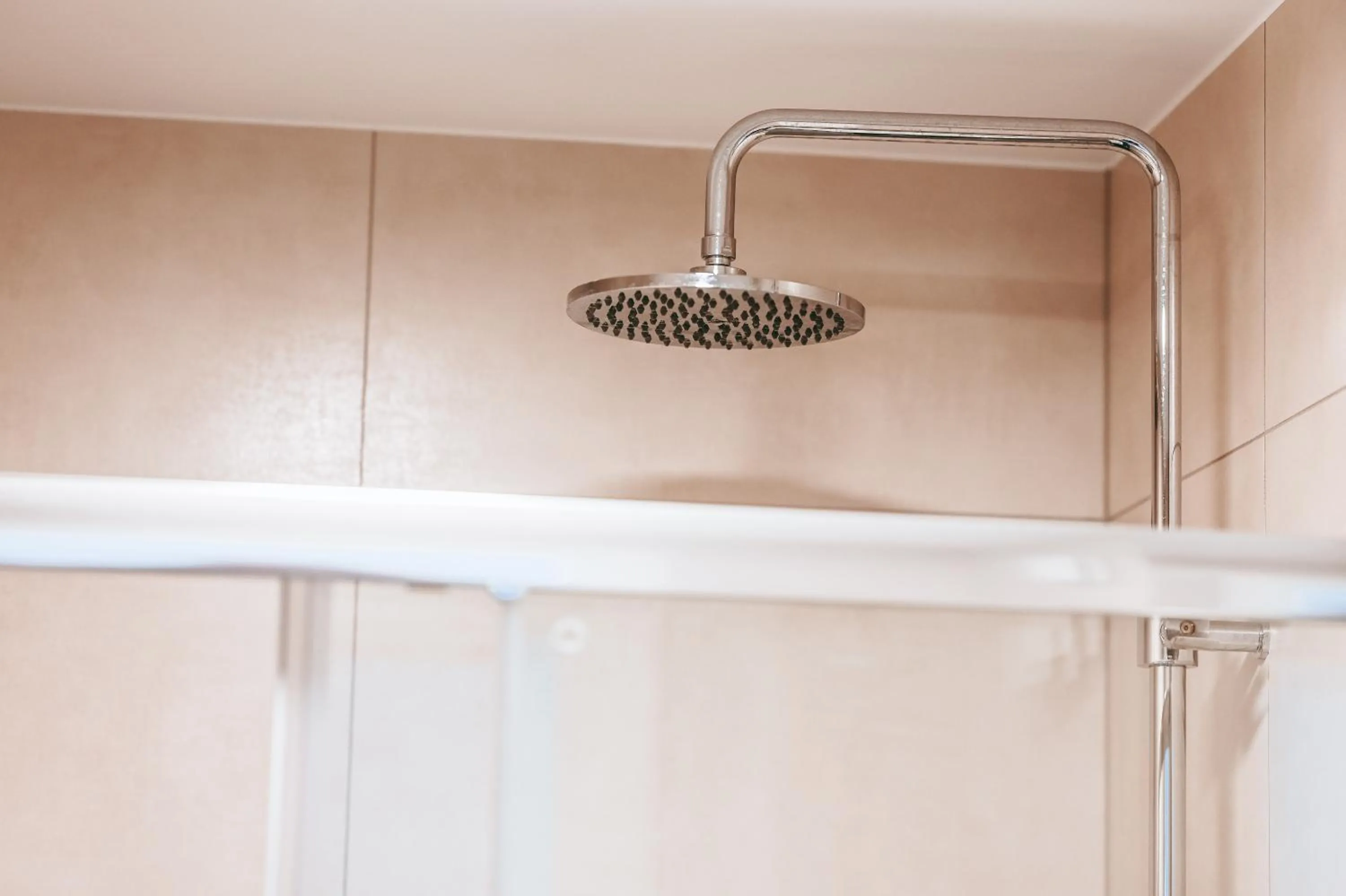 Shower in Wake Up Esch City