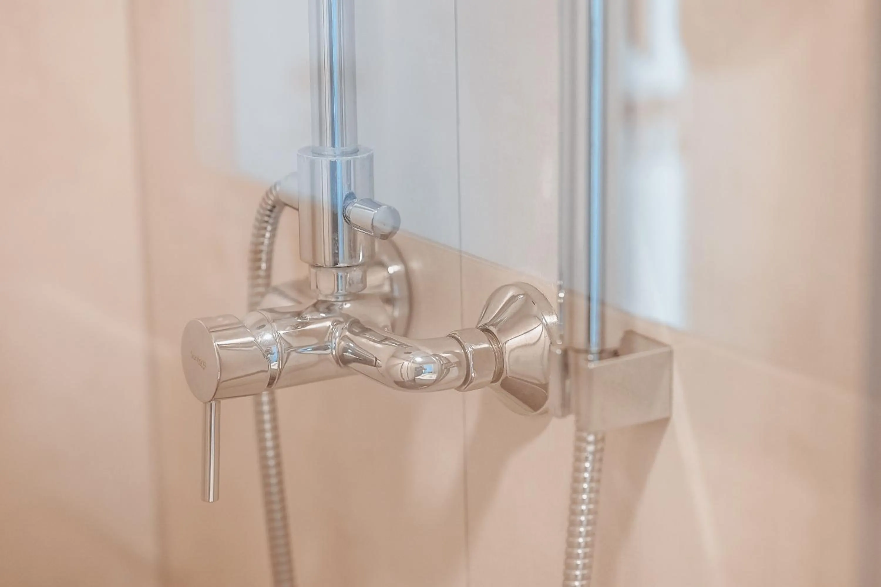 Shower in Wake Up Esch City