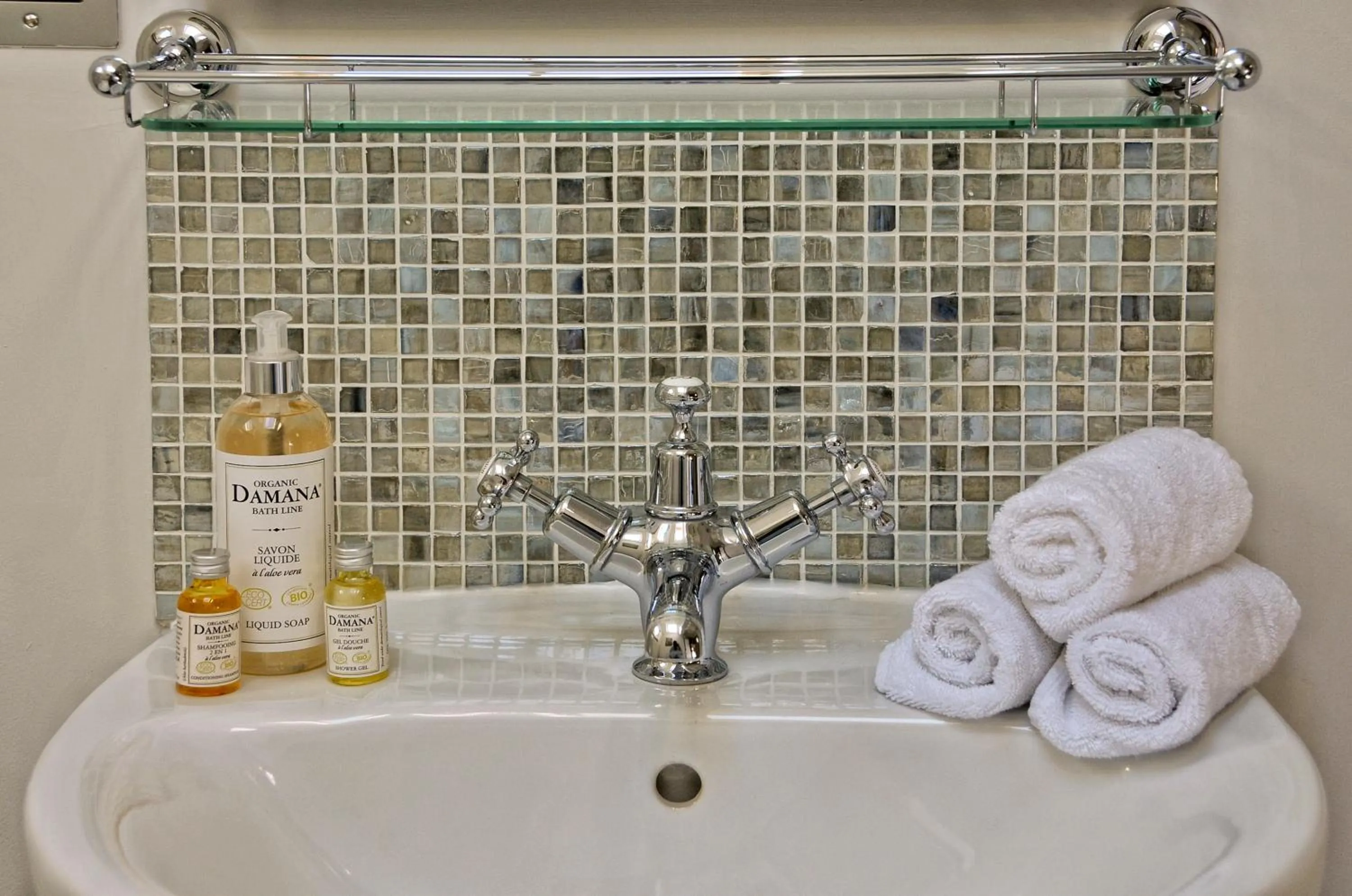 Bathroom in The Swallows Rest Bed & Breakfast