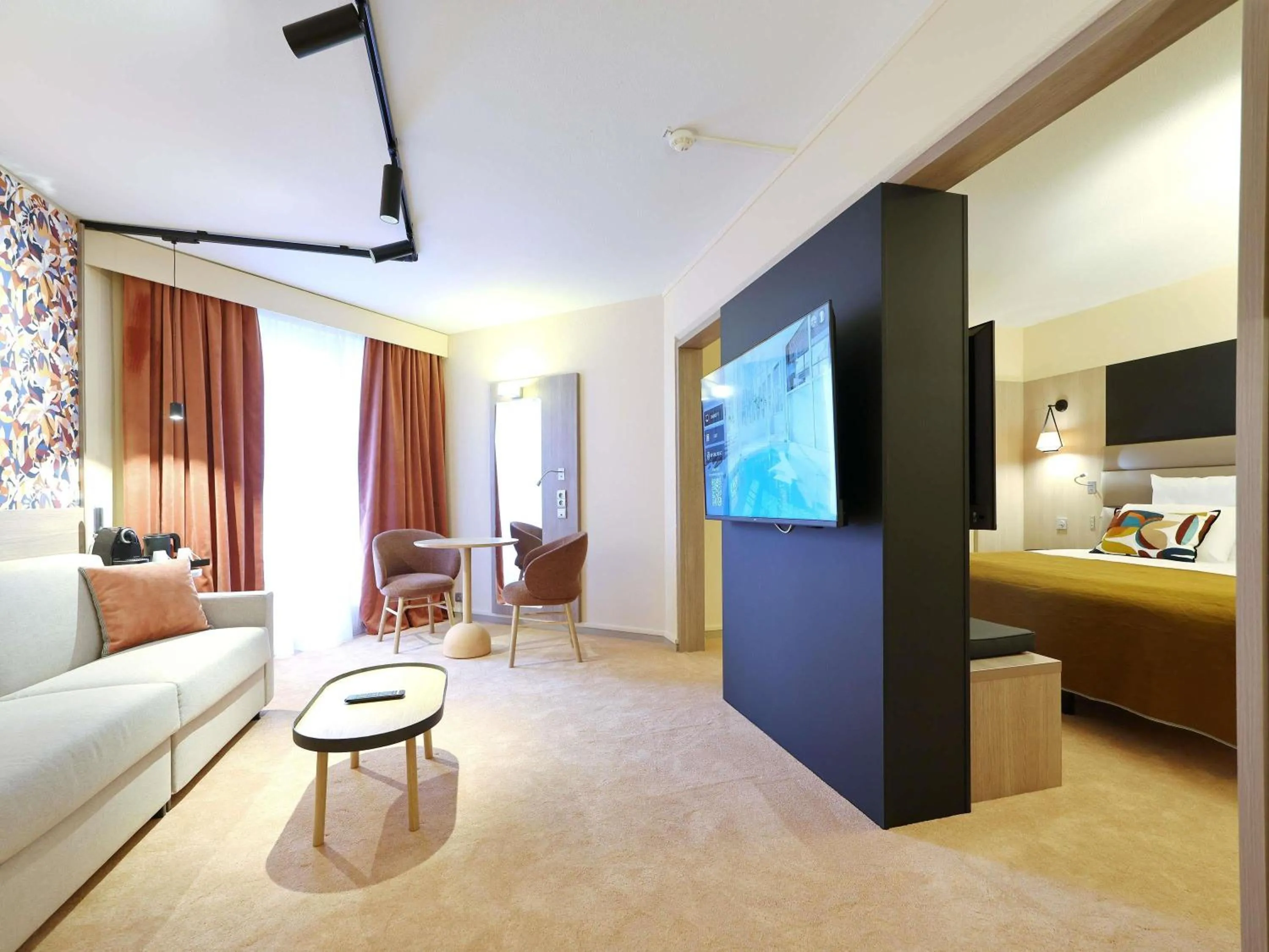 Bedroom, Bed in Mercure Grenoble Centre Porte des Alpes