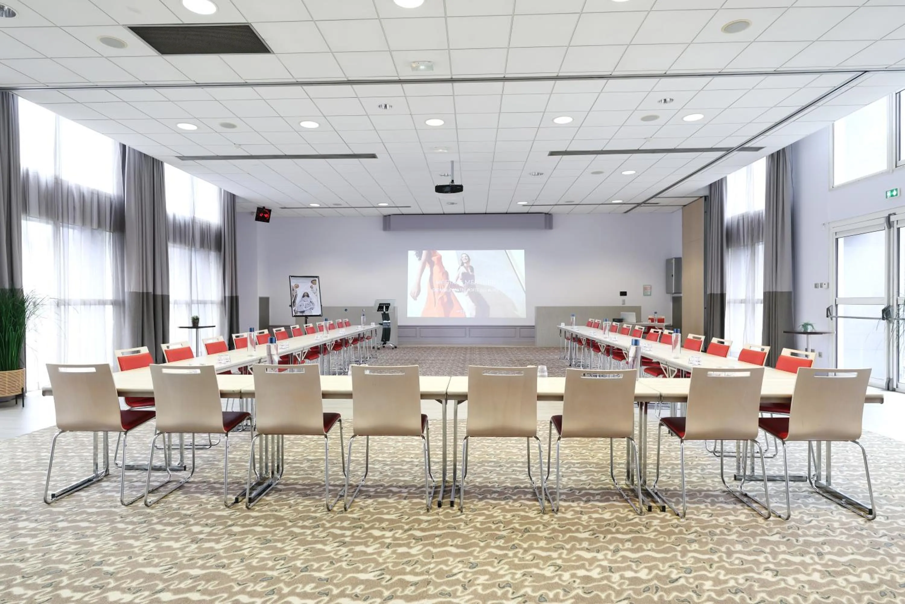 Living room in Mercure Grenoble Centre Porte des Alpes