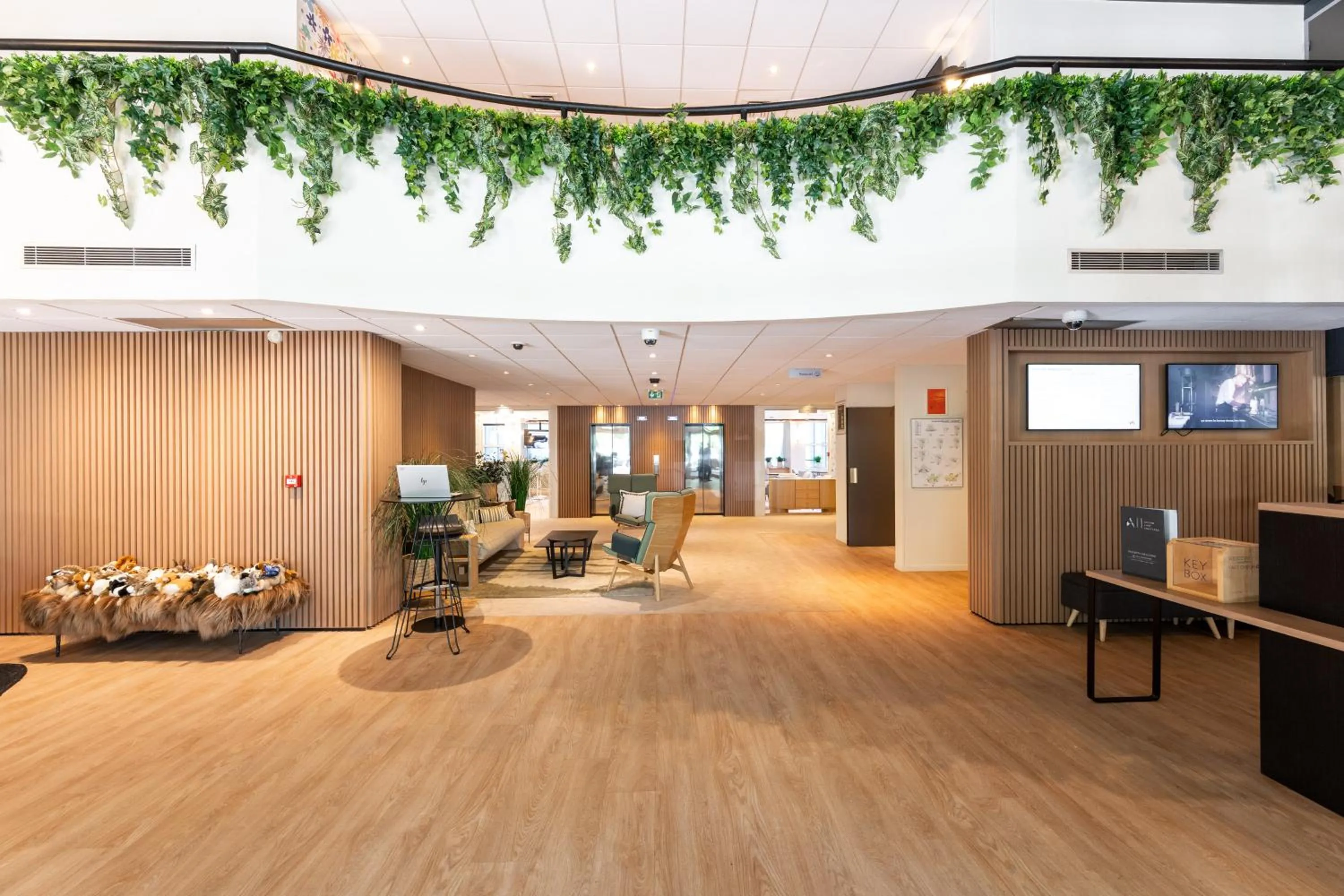 Lobby or reception in Mercure Grenoble Centre Porte des Alpes