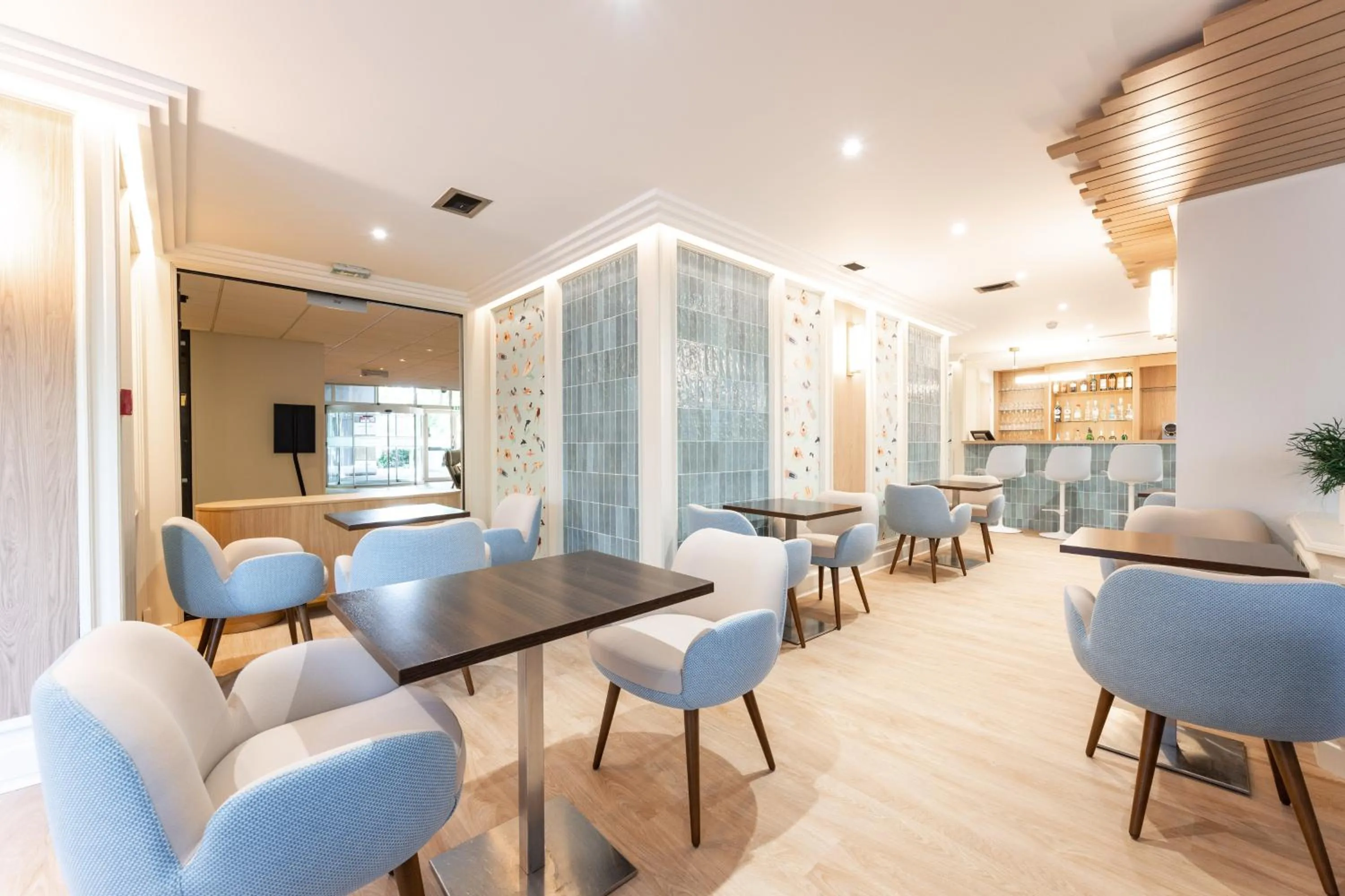 Restaurant/places to eat in Mercure Grenoble Centre Porte des Alpes