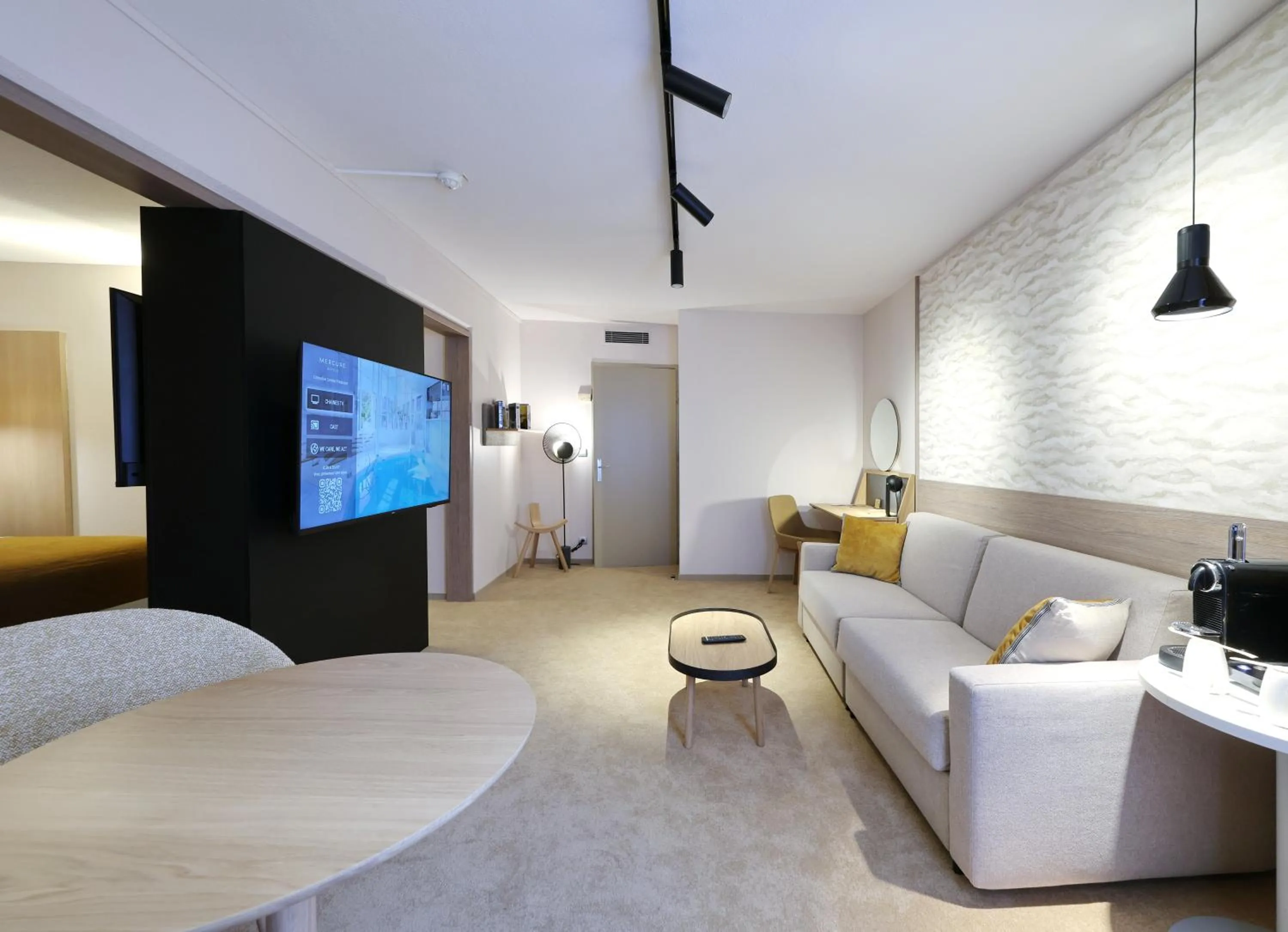 Seating area in Mercure Grenoble Centre Porte des Alpes