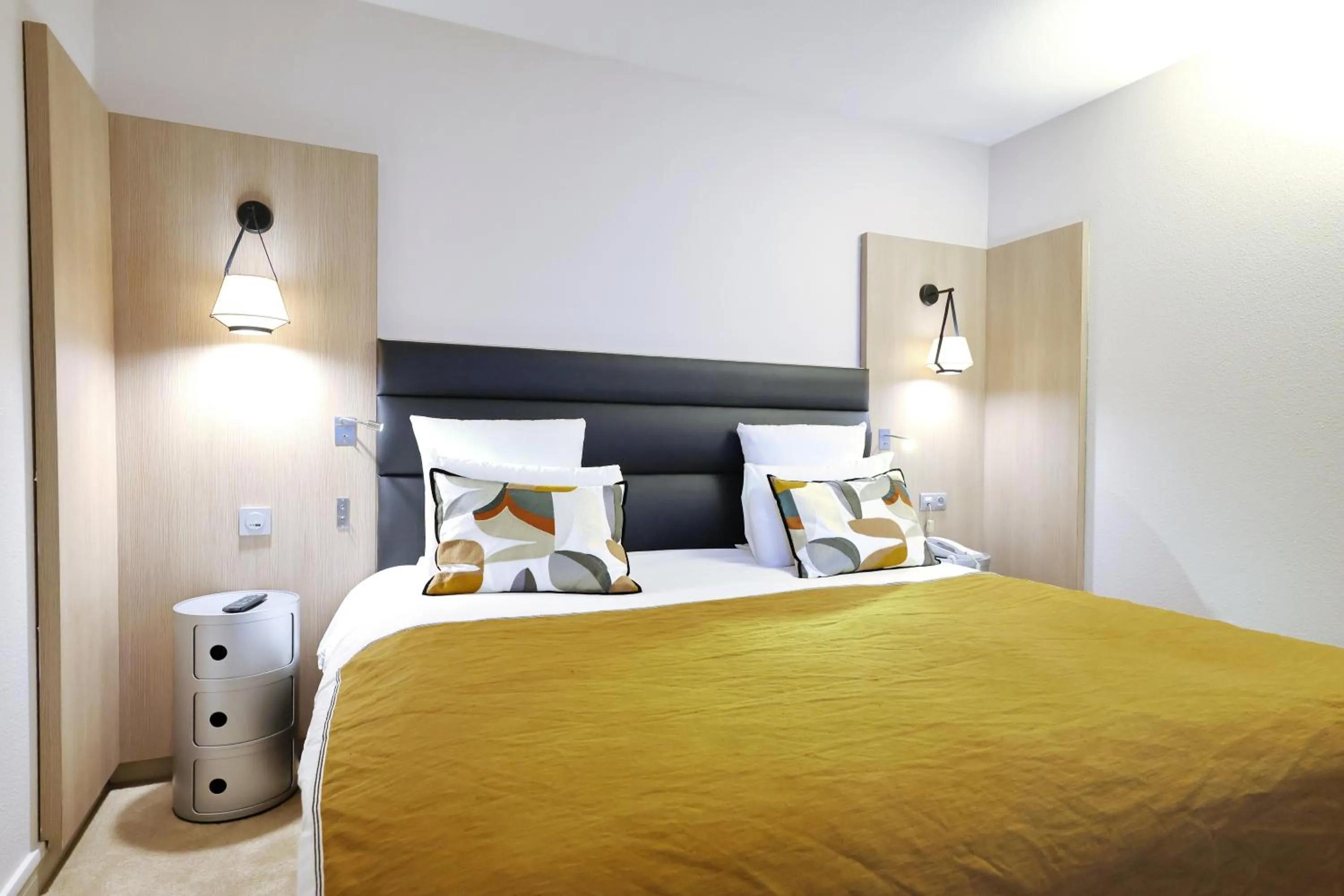 Bed in Mercure Grenoble Centre Porte des Alpes