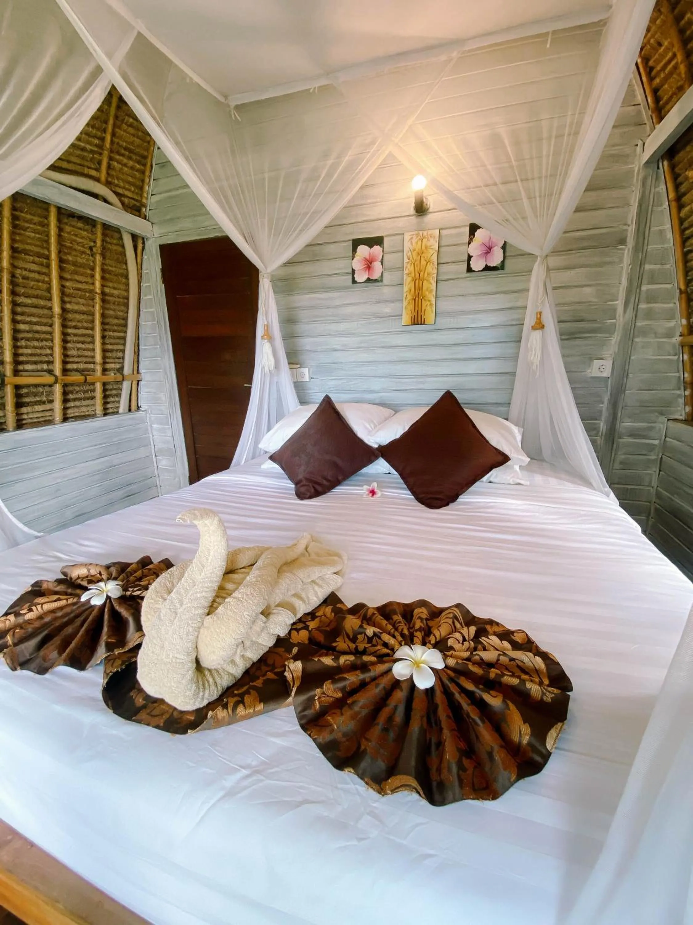Bed in Abian Huts Dream Beach Lembongan