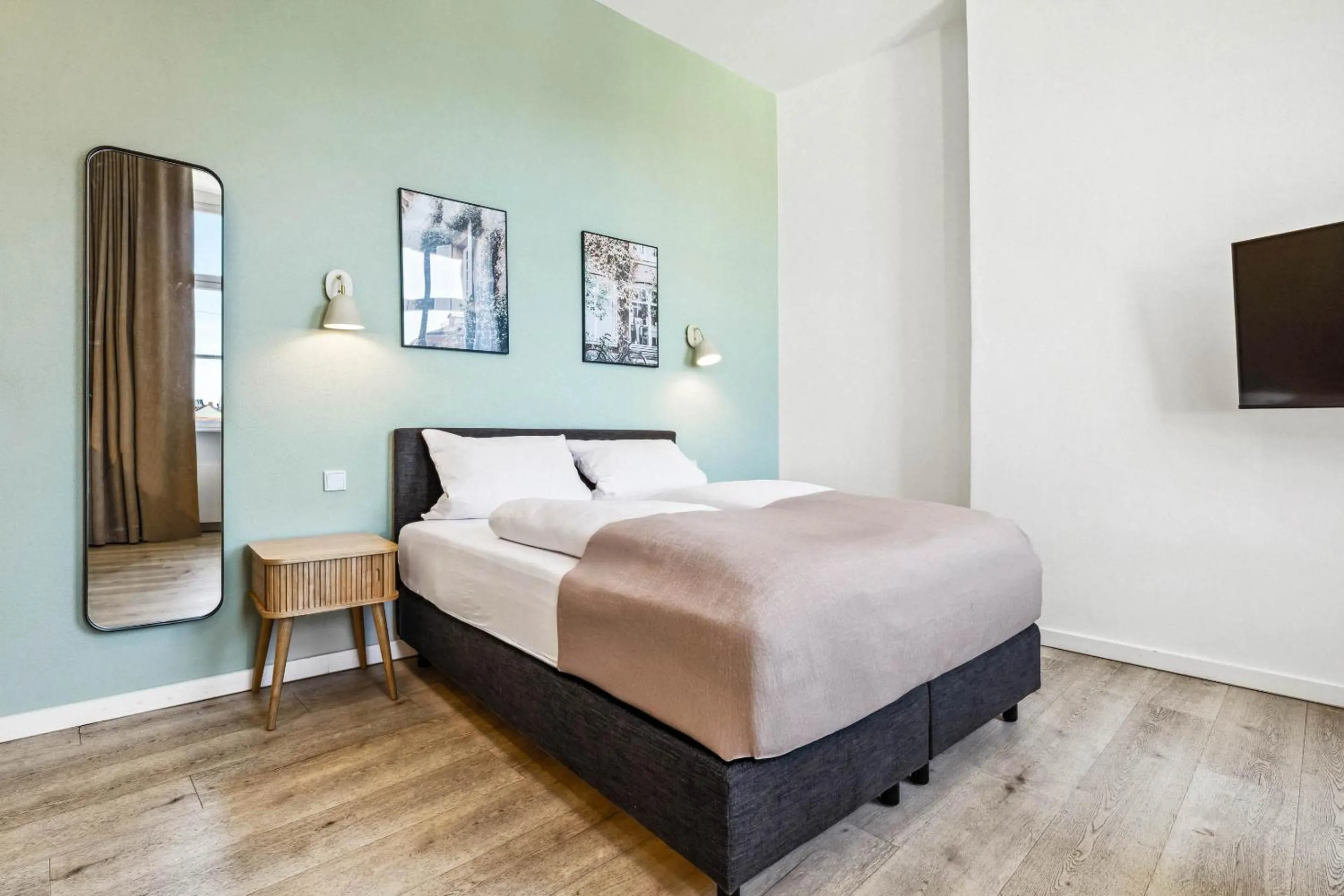 Bed in Limehome Bamberg Maximiliansplatz