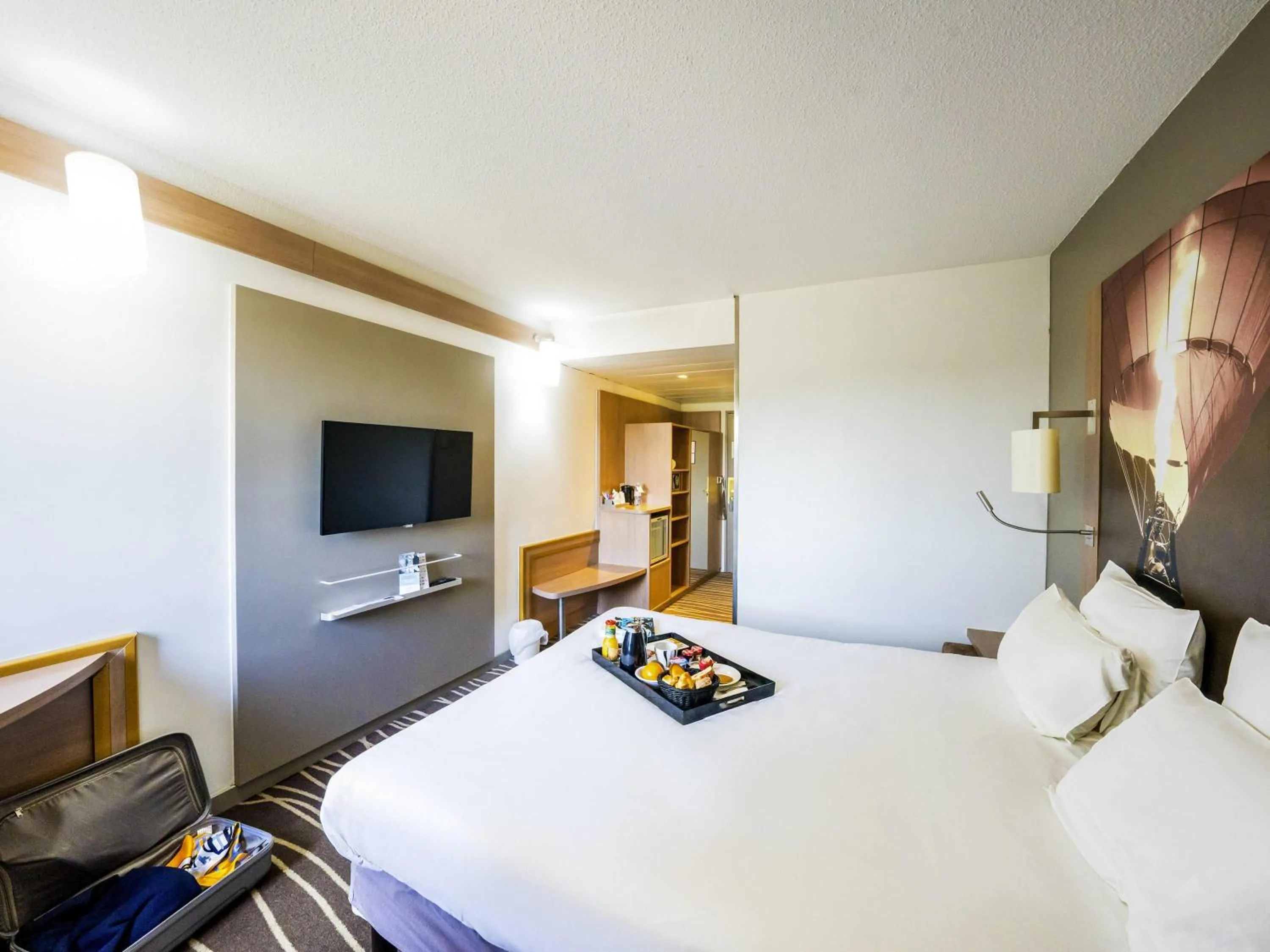 Bedroom, Bed in Mercure Vienne Sud Chanas