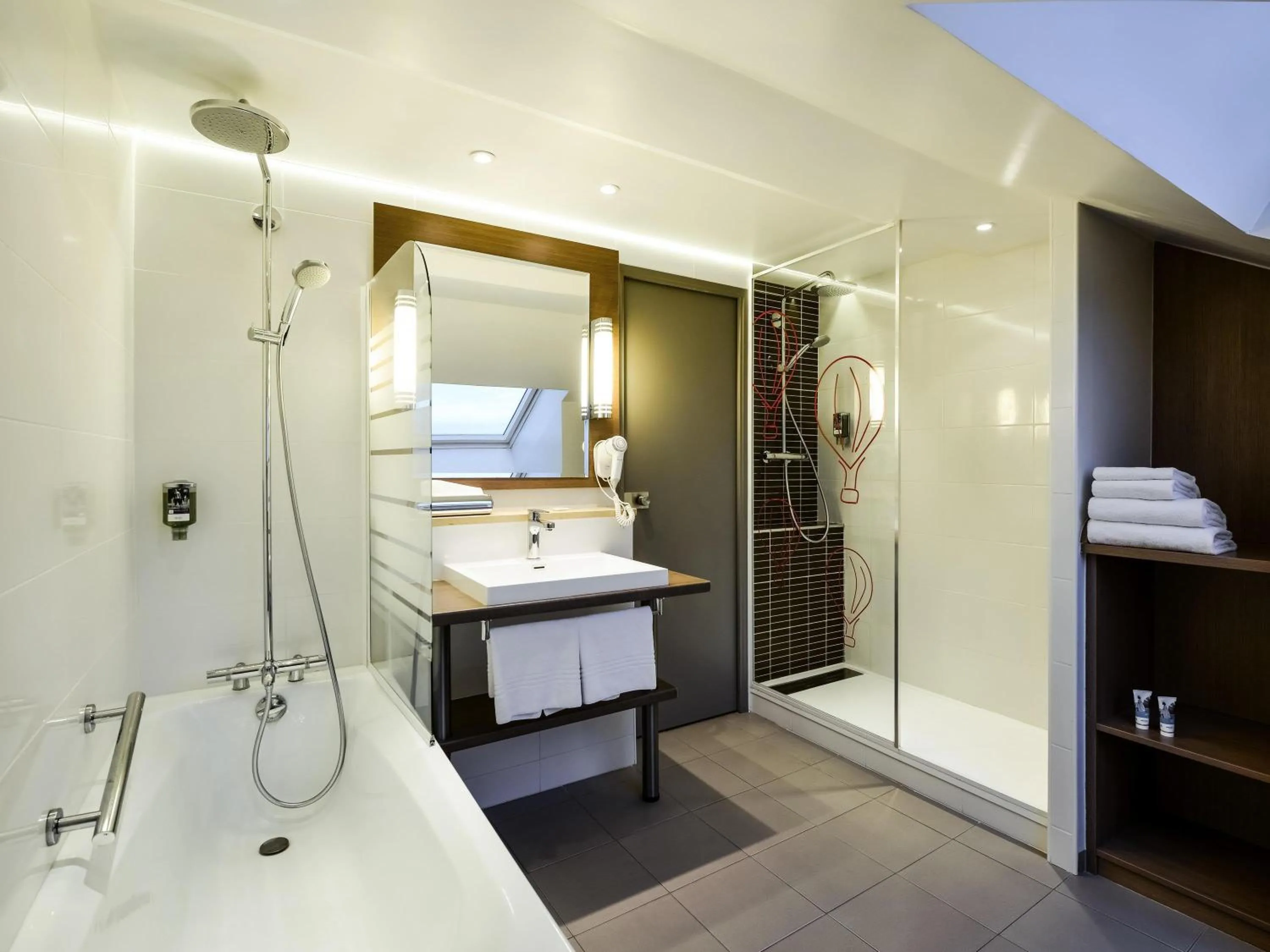 Bedroom in Mercure Vienne Sud Chanas