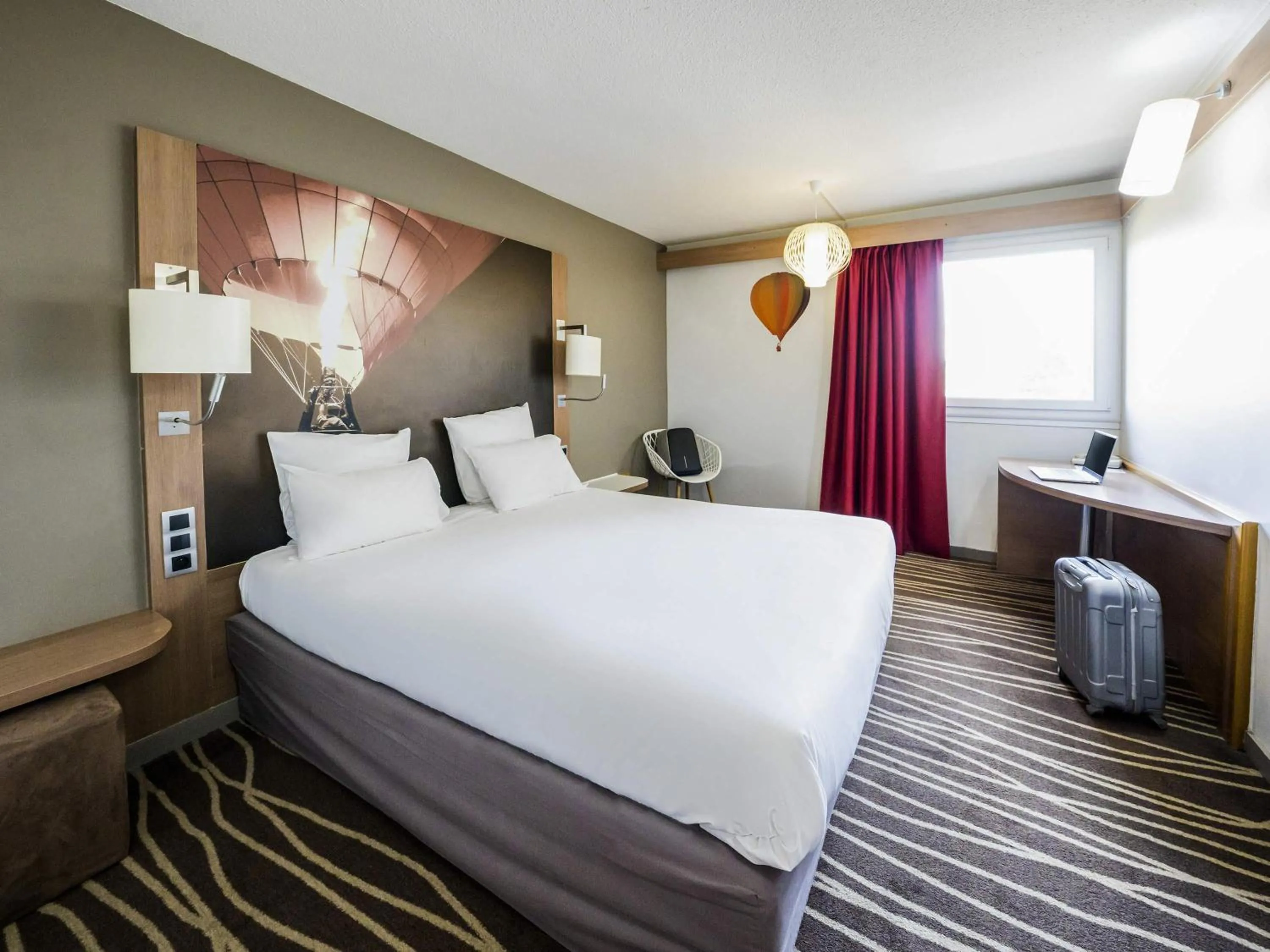 Bedroom, Bed in Mercure Vienne Sud Chanas