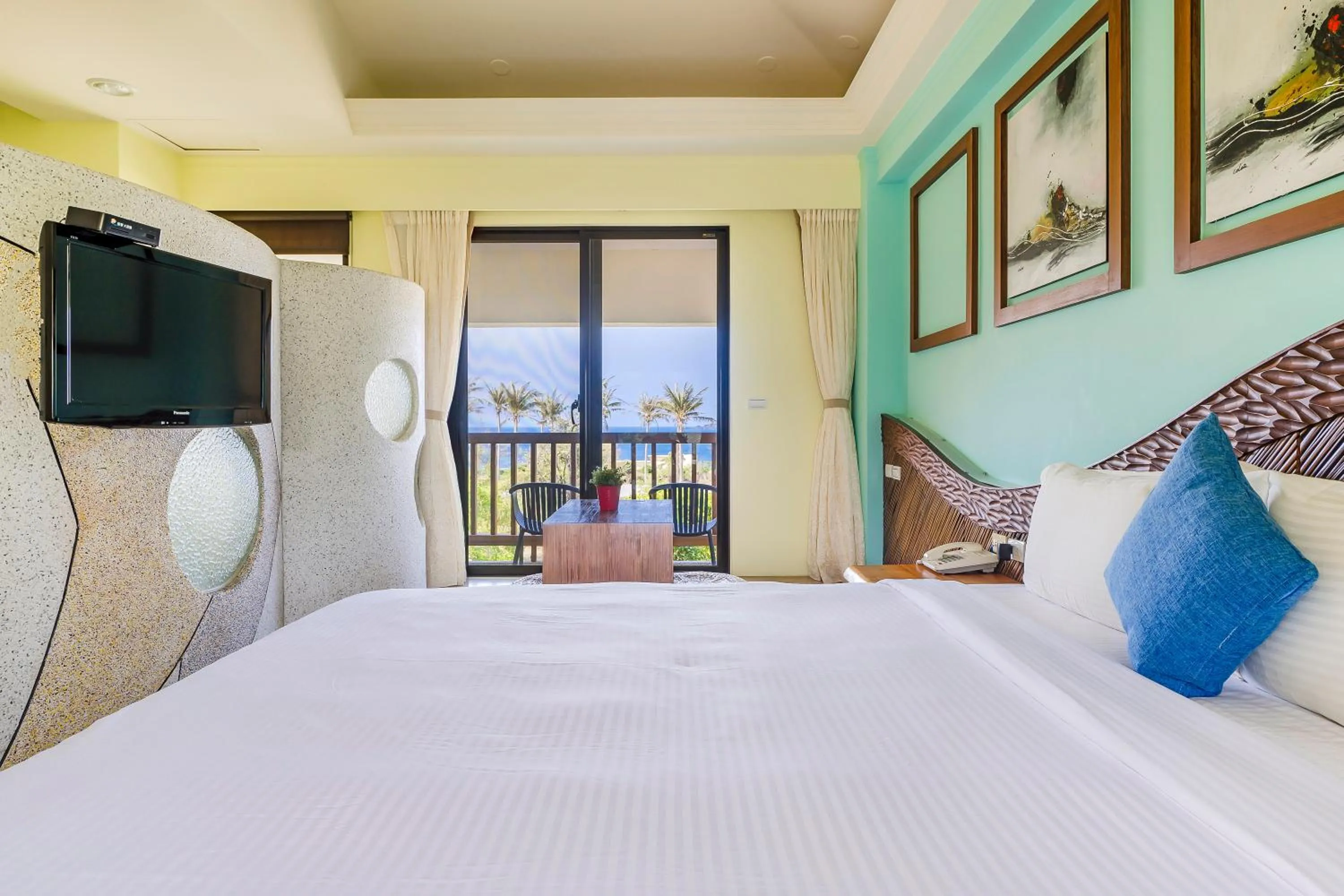 Photo of the whole room, Bed in Southern Sun Homestay North